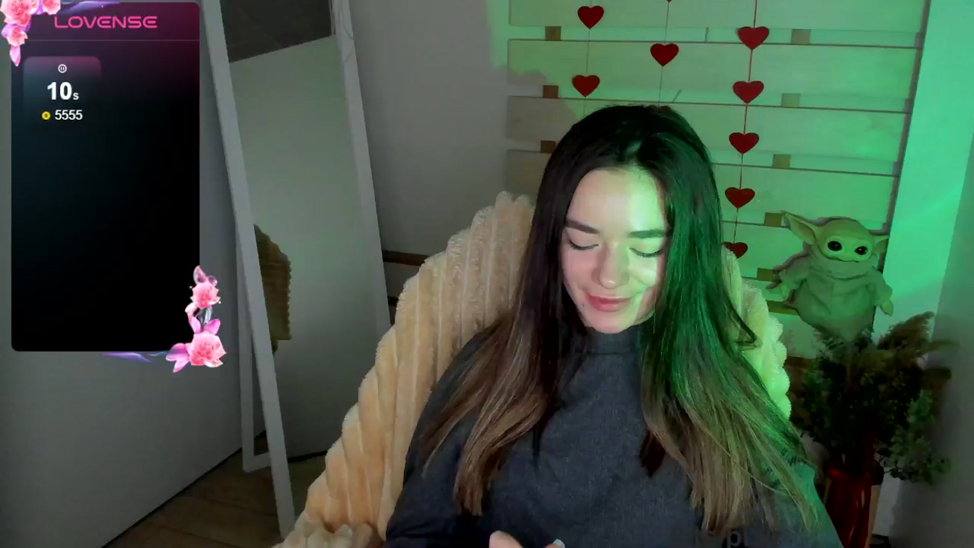 Gallery image thumbnail from KiraLove's myfreecams stream on, 04/08/2025, 14:42 image 9 of 20