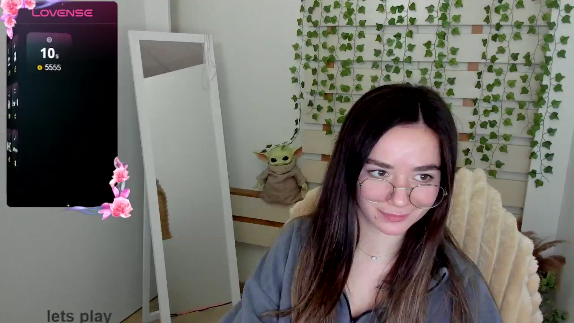 Gallery image thumbnail from KiraLove's myfreecams stream on, 04/11/2025, 09:44 image 9 of 20