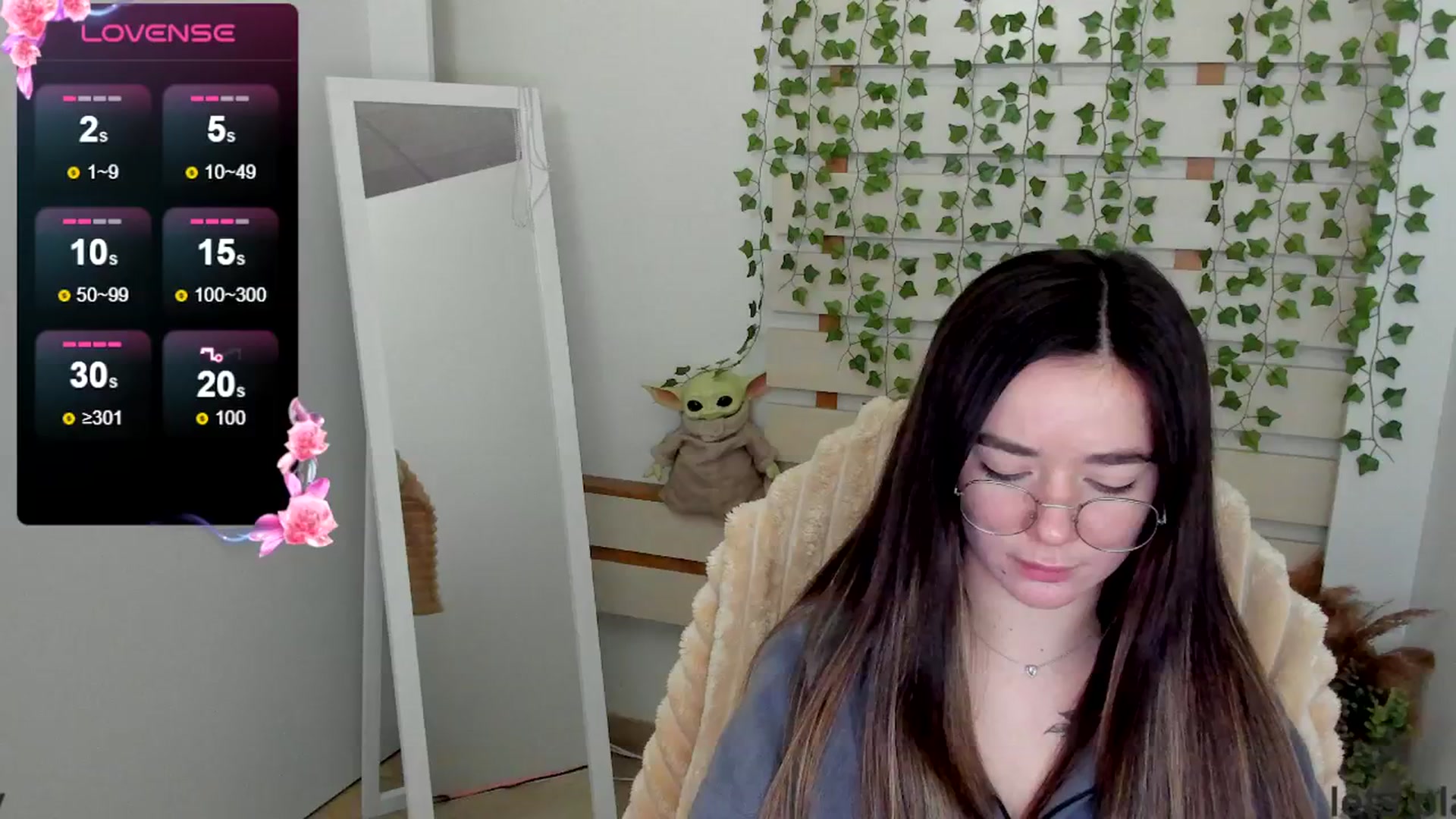 Gallery image thumbnail from KiraLove's myfreecams stream on, 04/11/2025, 09:44 image 2 of 20
