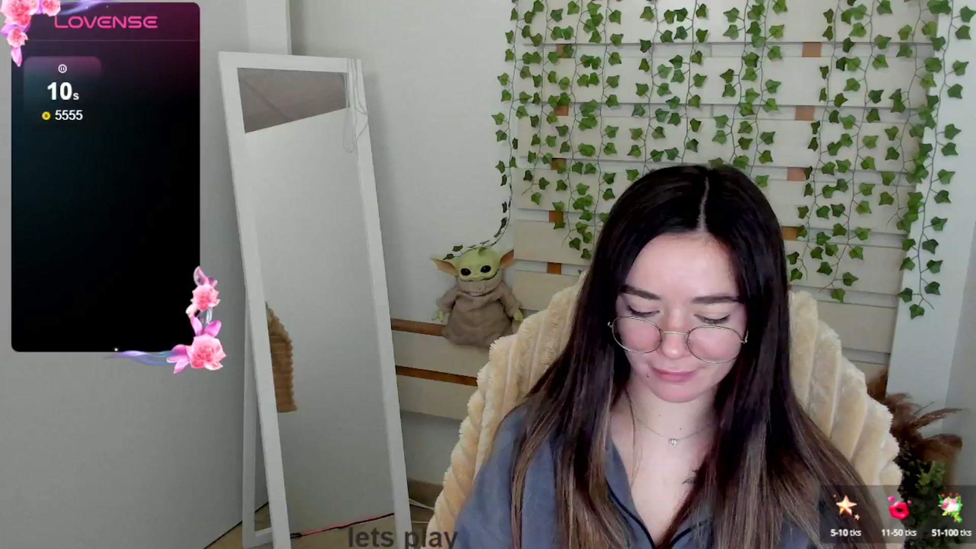 Gallery image thumbnail from KiraLove's myfreecams stream on, 04/11/2025, 09:44 image 3 of 20