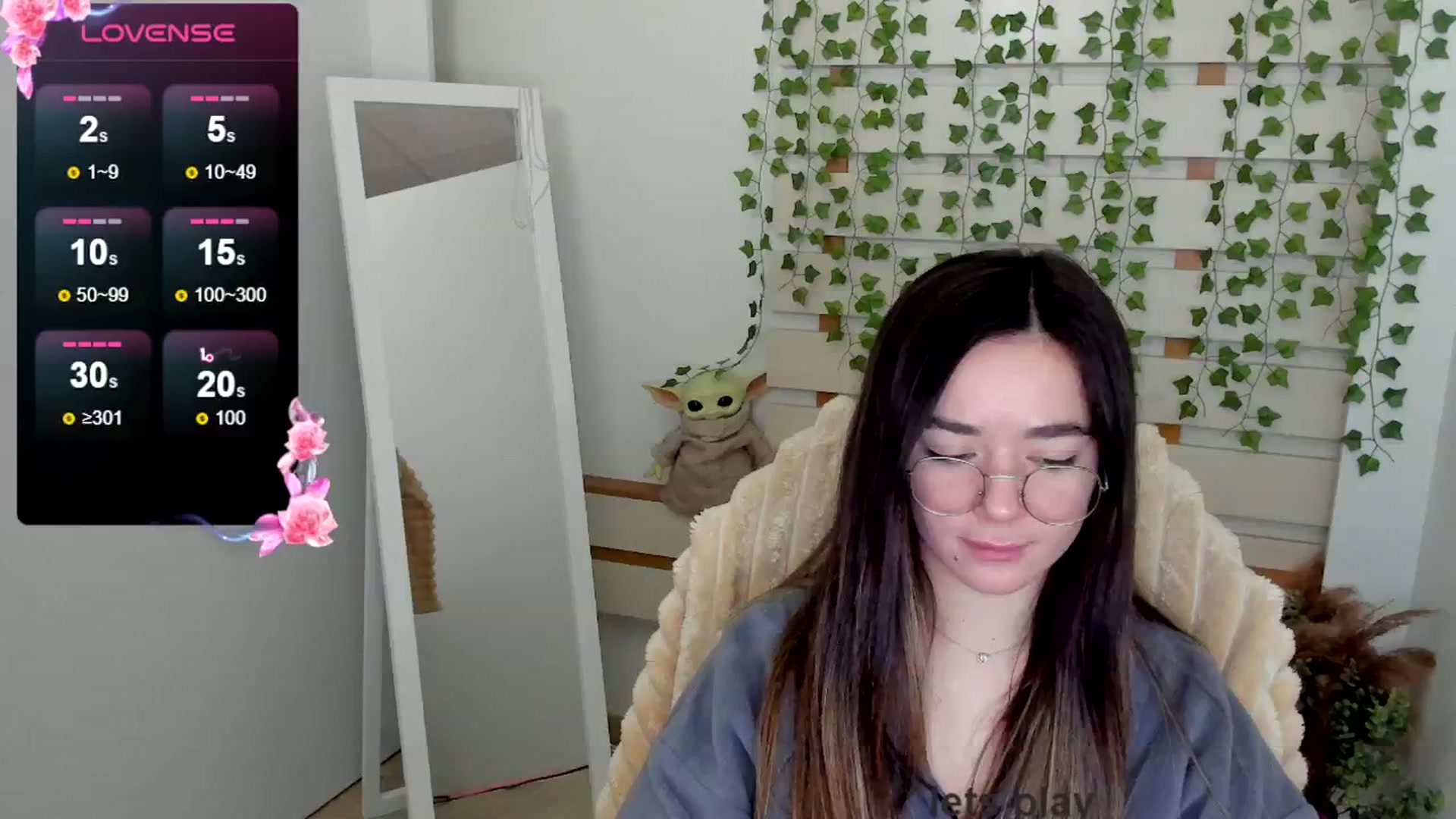 Gallery image thumbnail from KiraLove's myfreecams stream on, 04/11/2025, 09:44 image 8 of 20