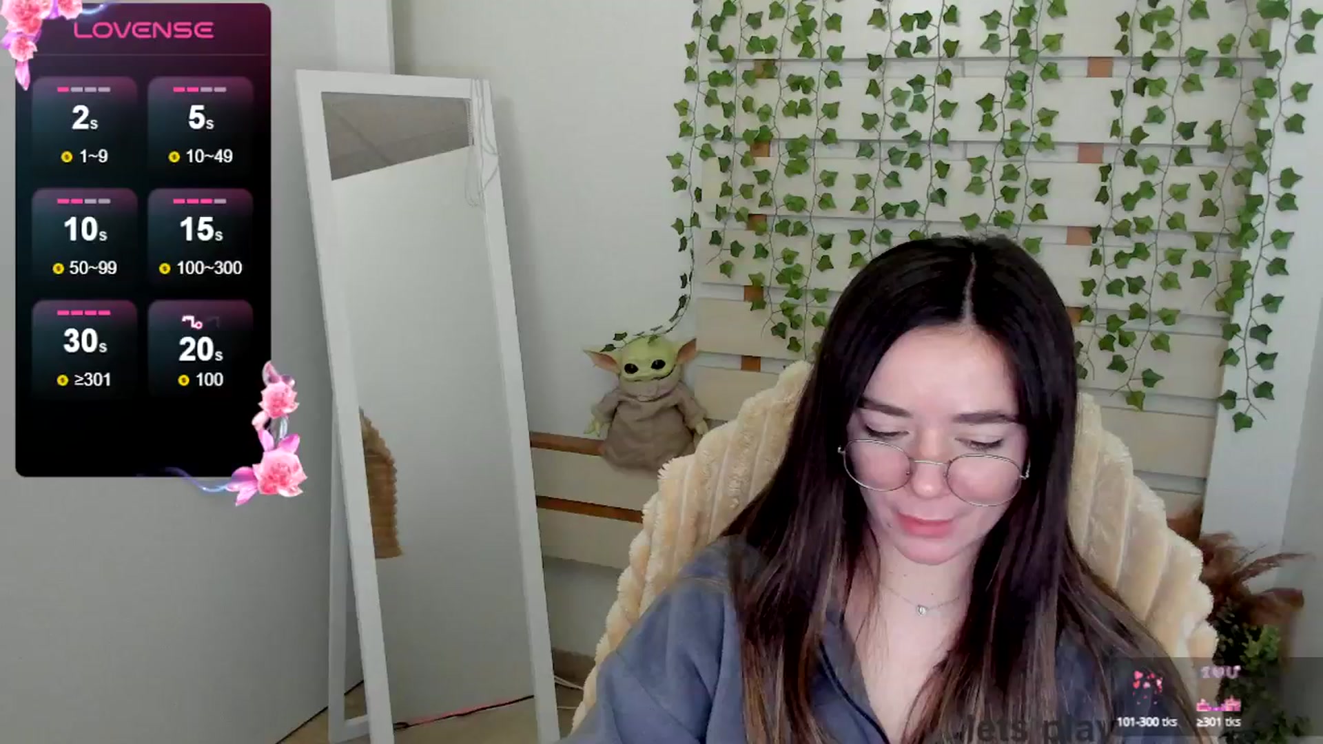 Gallery image thumbnail from KiraLove's myfreecams stream on, 04/11/2025, 09:44 image 6 of 20