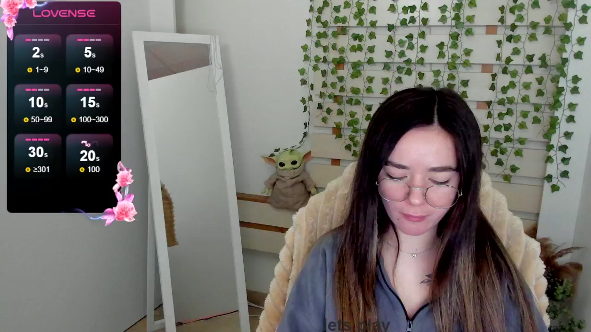 Gallery image thumbnail from KiraLove's myfreecams stream on, 04/11/2025, 09:44 image 10 of 20
