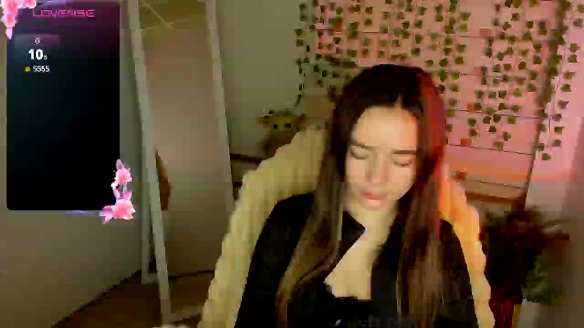 Gallery image thumbnail from KiraLove's myfreecams stream on, 04/12/2025, 10:11 image 14 of 20