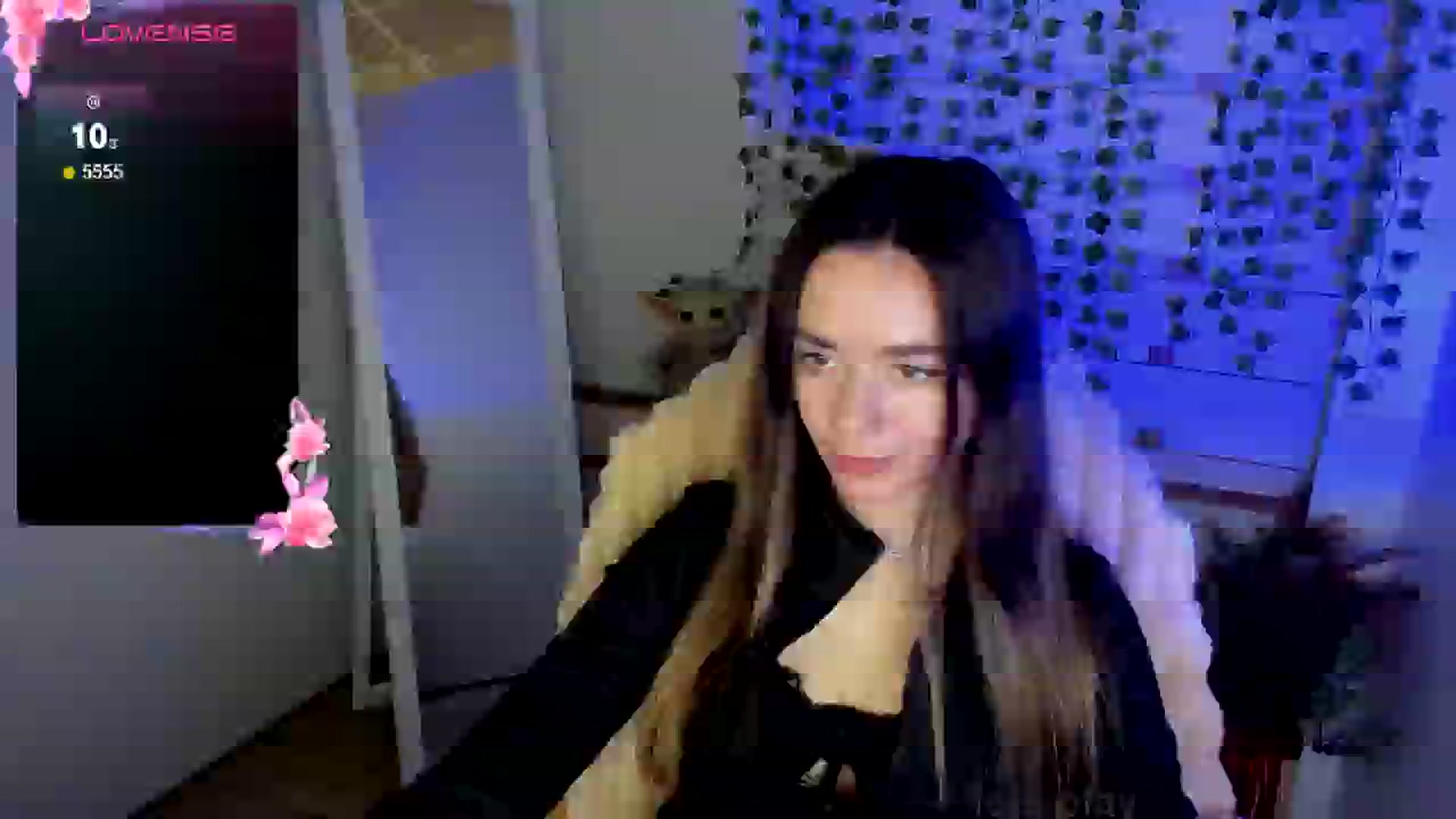 Gallery image thumbnail from KiraLove's myfreecams stream on, 04/12/2025, 10:11 image 18 of 20