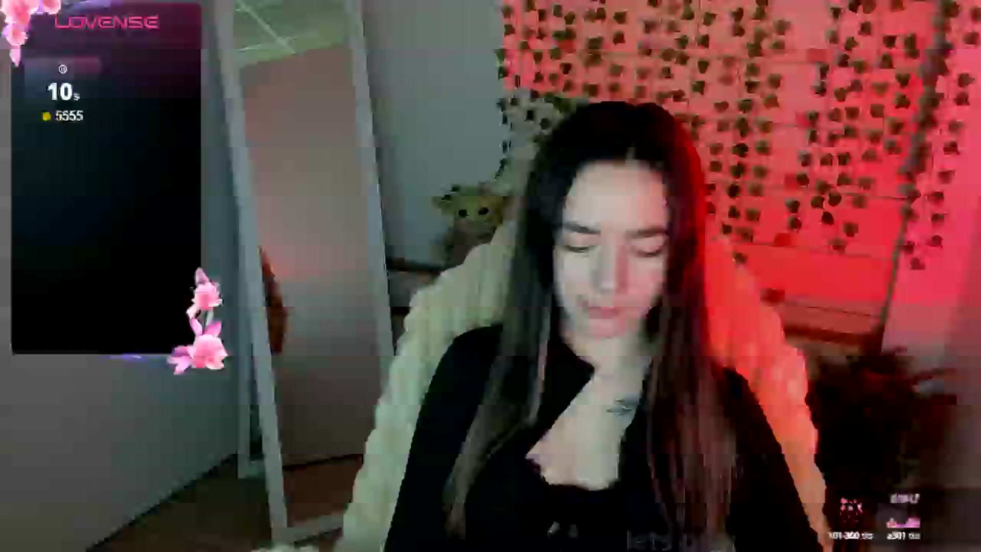 Gallery image thumbnail from KiraLove's myfreecams stream on, 04/12/2025, 10:11 image 16 of 20