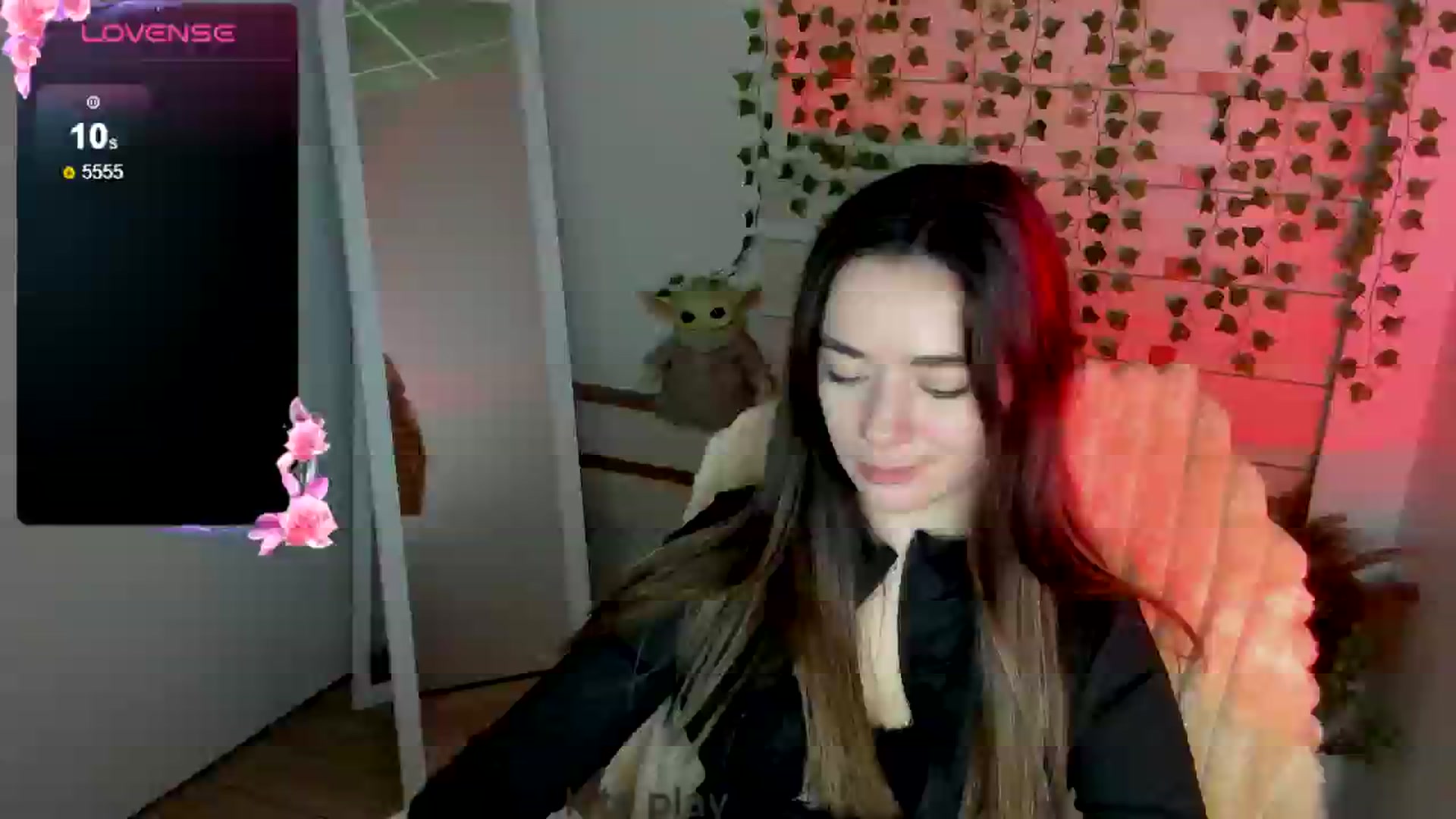 Gallery image thumbnail from KiraLove's myfreecams stream on, 04/12/2025, 11:16 image 6 of 20