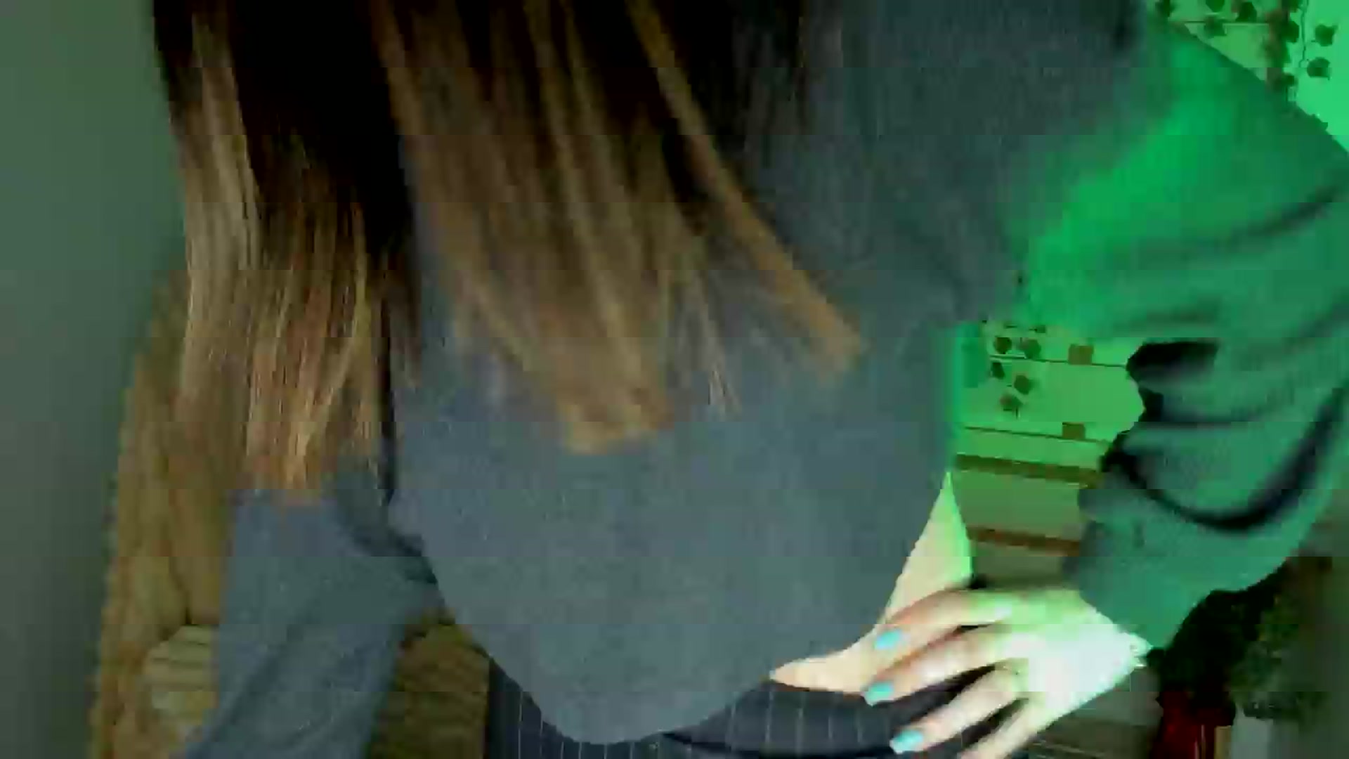 Gallery image thumbnail from KiraLove's myfreecams stream on, 04/13/2025, 09:46 image 12 of 20