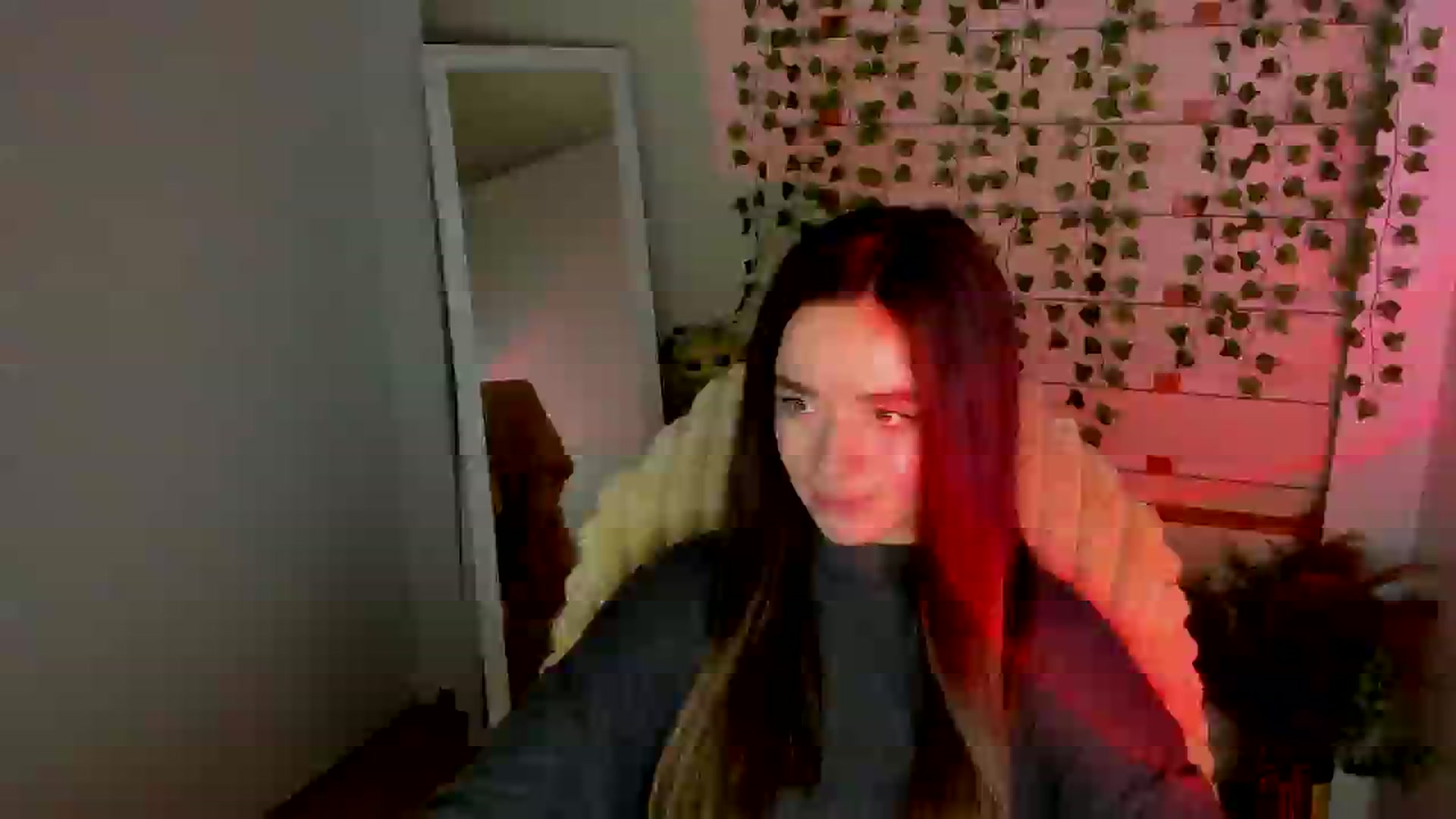 Gallery image thumbnail from KiraLove's myfreecams stream on, 04/13/2025, 09:46 image 4 of 20