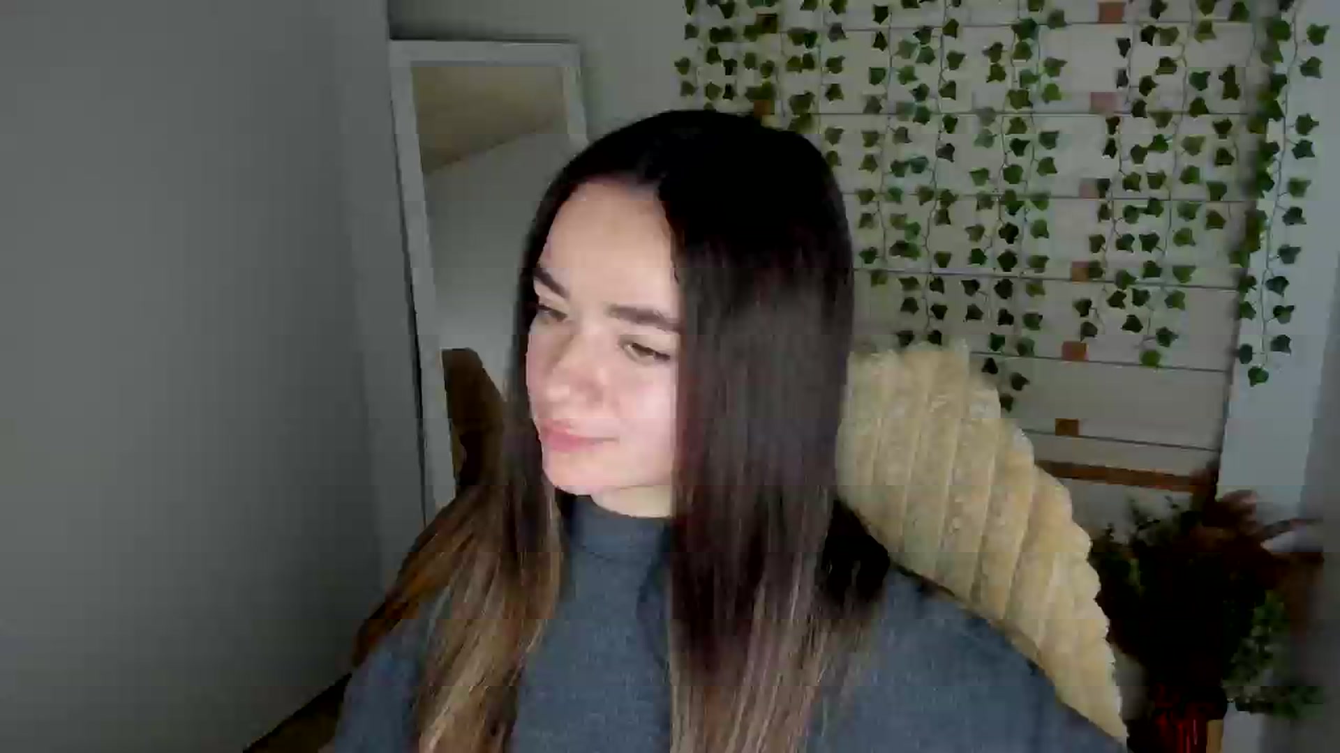 Gallery image thumbnail from KiraLove's myfreecams stream on, 04/13/2025, 09:46 image 19 of 20