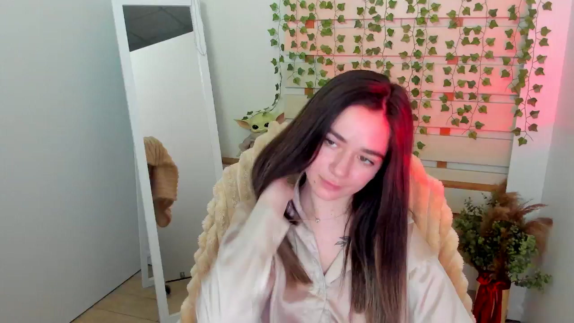 Gallery image thumbnail from KiraLove's myfreecams stream on, 04/18/2025, 13:22 image 13 of 20