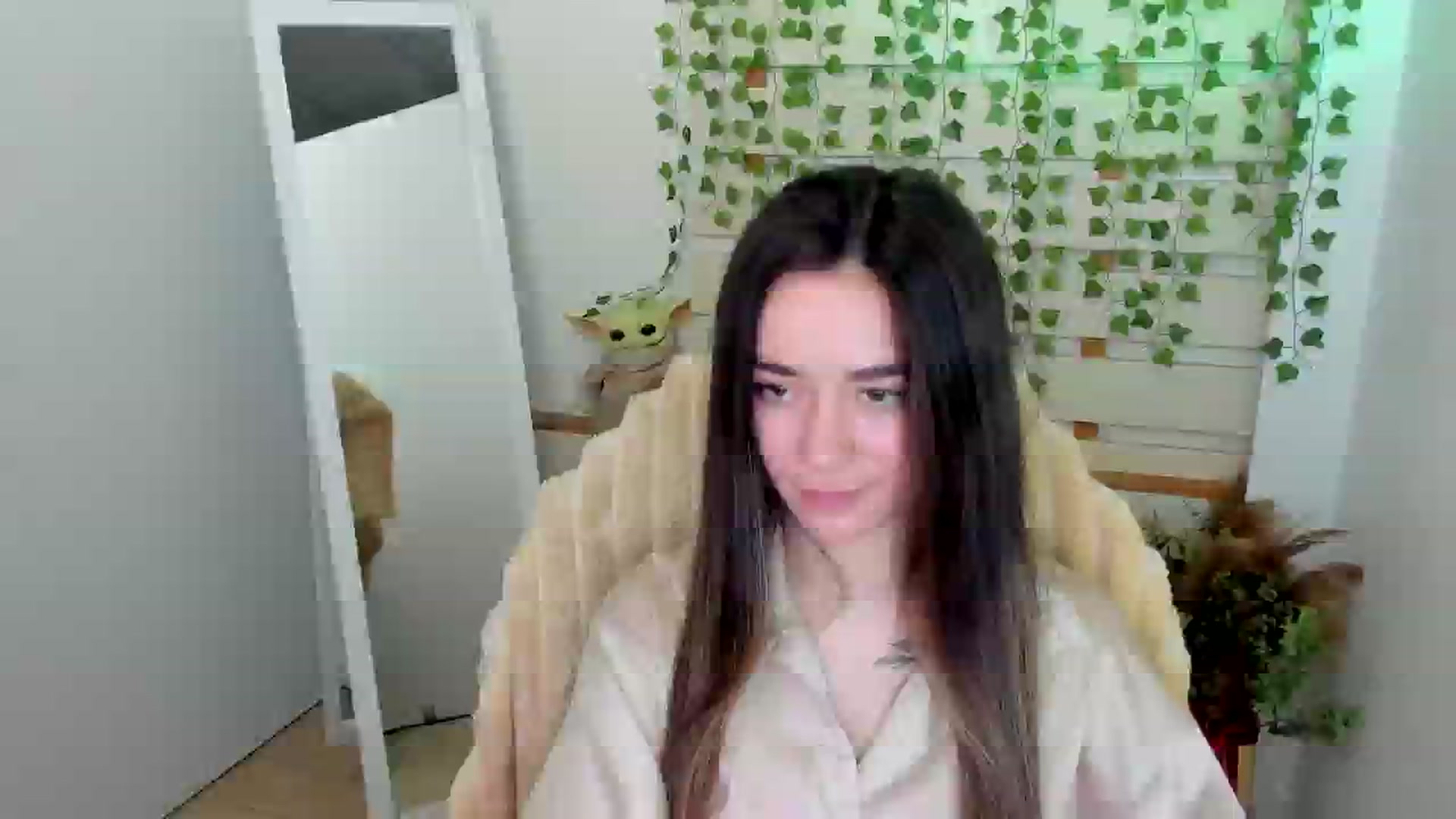 Gallery image thumbnail from KiraLove's myfreecams stream on, 04/18/2025, 15:32 image 5 of 20