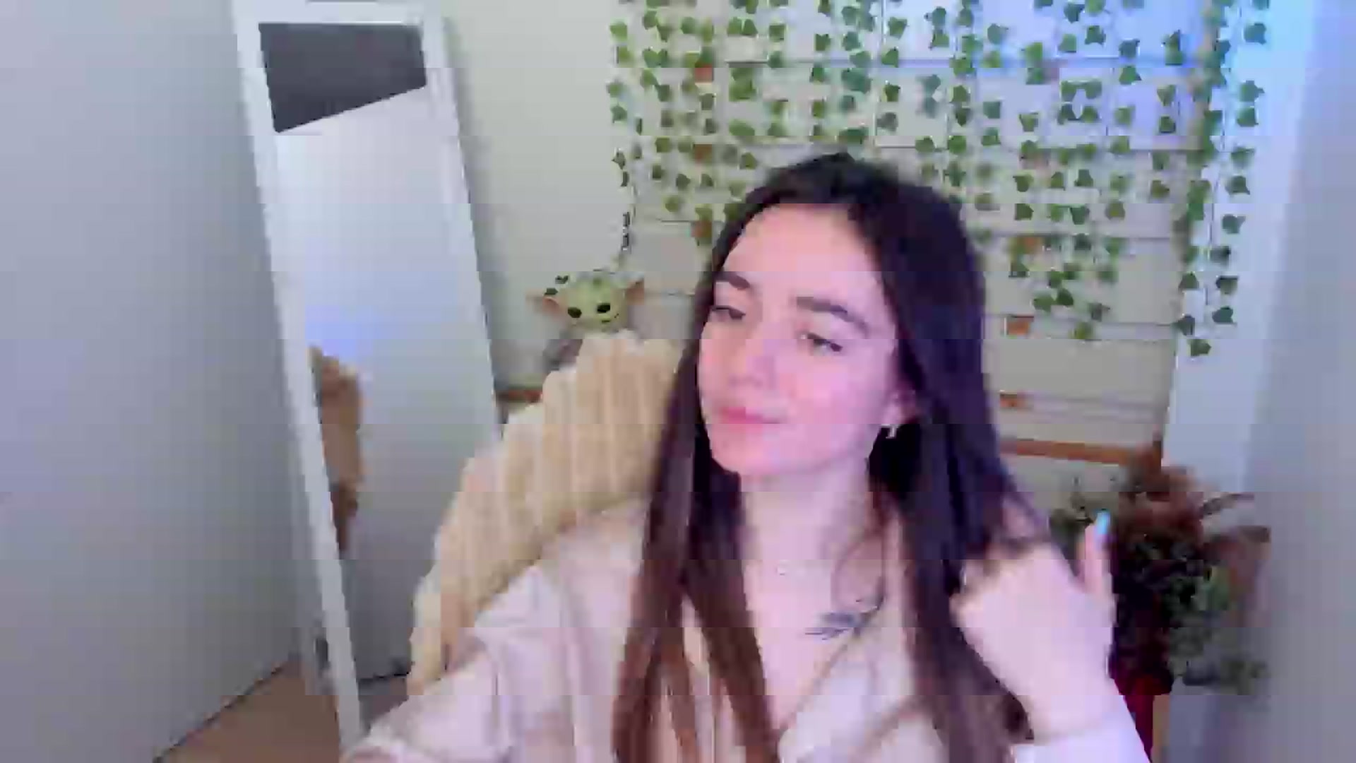 Gallery image thumbnail from KiraLove's myfreecams stream on, 04/18/2025, 15:32 image 15 of 20