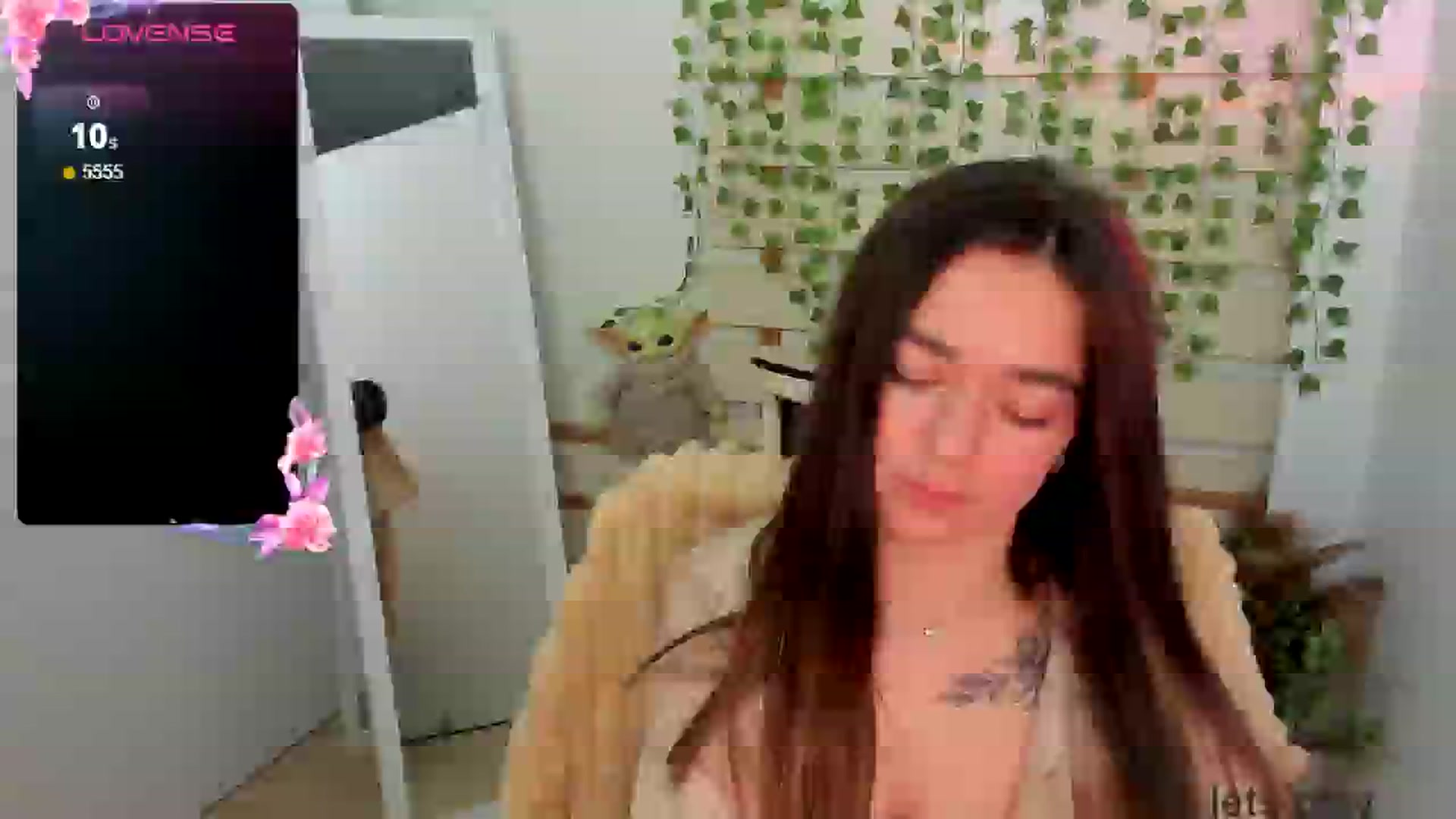 Gallery image thumbnail from KiraLove's myfreecams stream on, 04/18/2025, 17:24 image 19 of 20