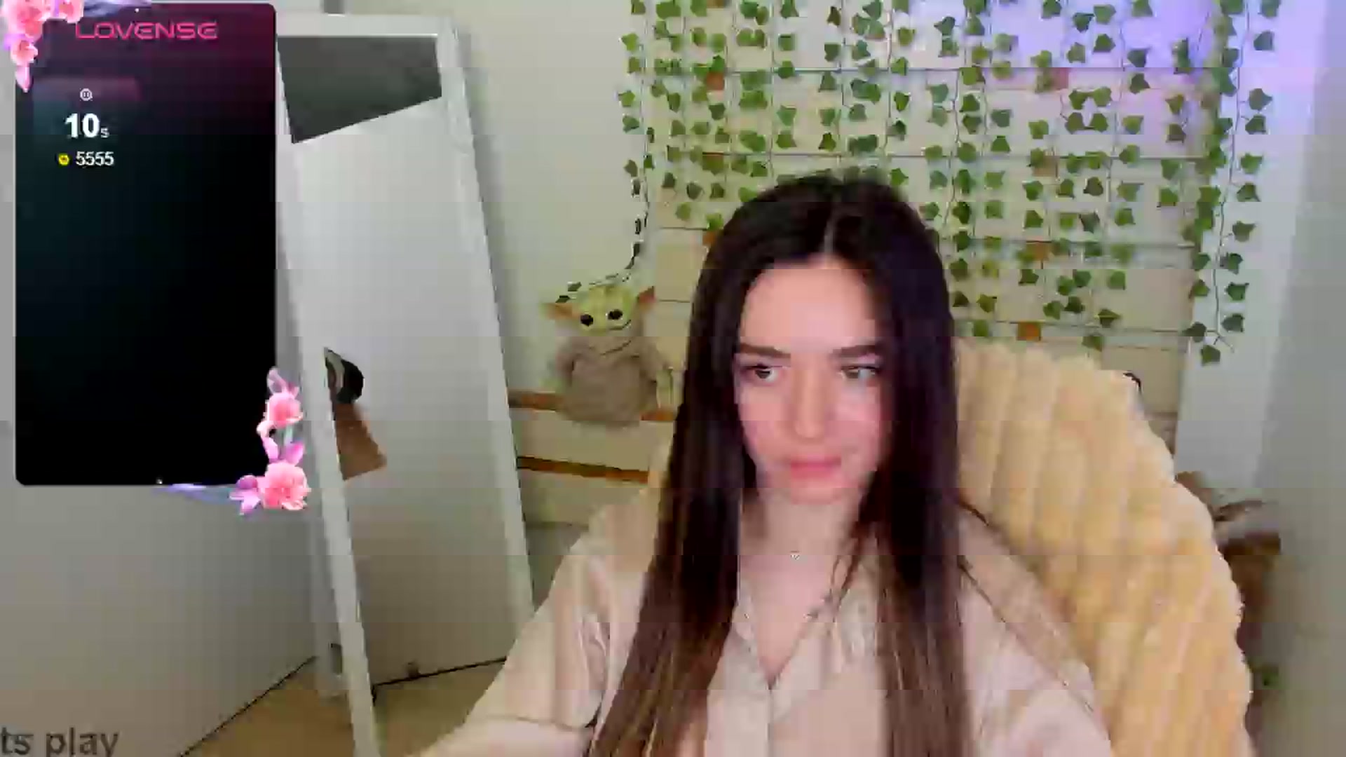 Gallery image thumbnail from KiraLove's myfreecams stream on, 04/18/2025, 17:24 image 7 of 20