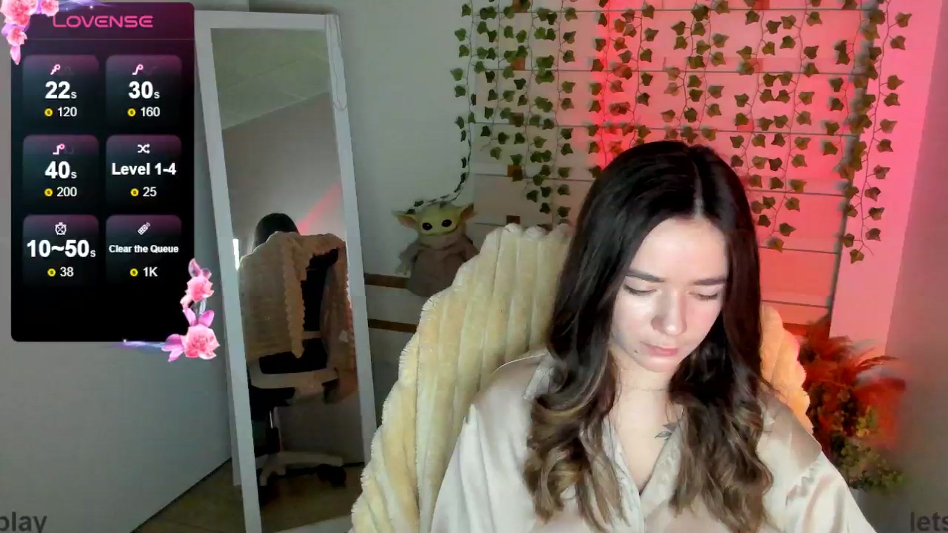 Gallery image thumbnail from KiraLove's myfreecams stream on, 04/19/2025, 09:37 image 8 of 20