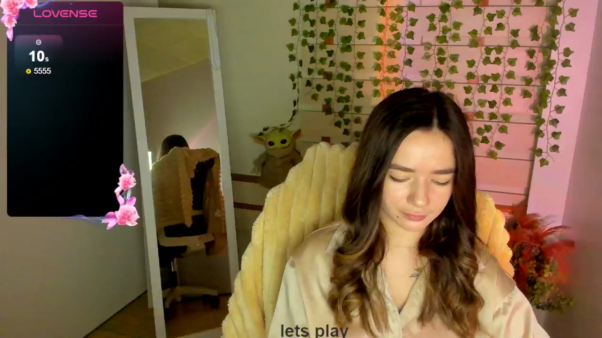 Gallery image thumbnail from KiraLove's myfreecams stream on, 04/19/2025, 09:37 image 7 of 20