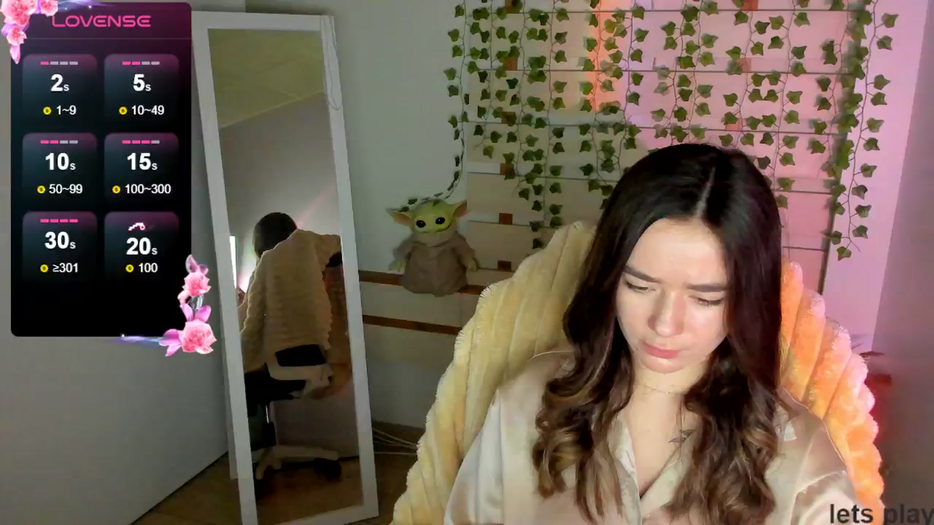 Gallery image thumbnail from KiraLove's myfreecams stream on, 04/19/2025, 09:37 image 12 of 20