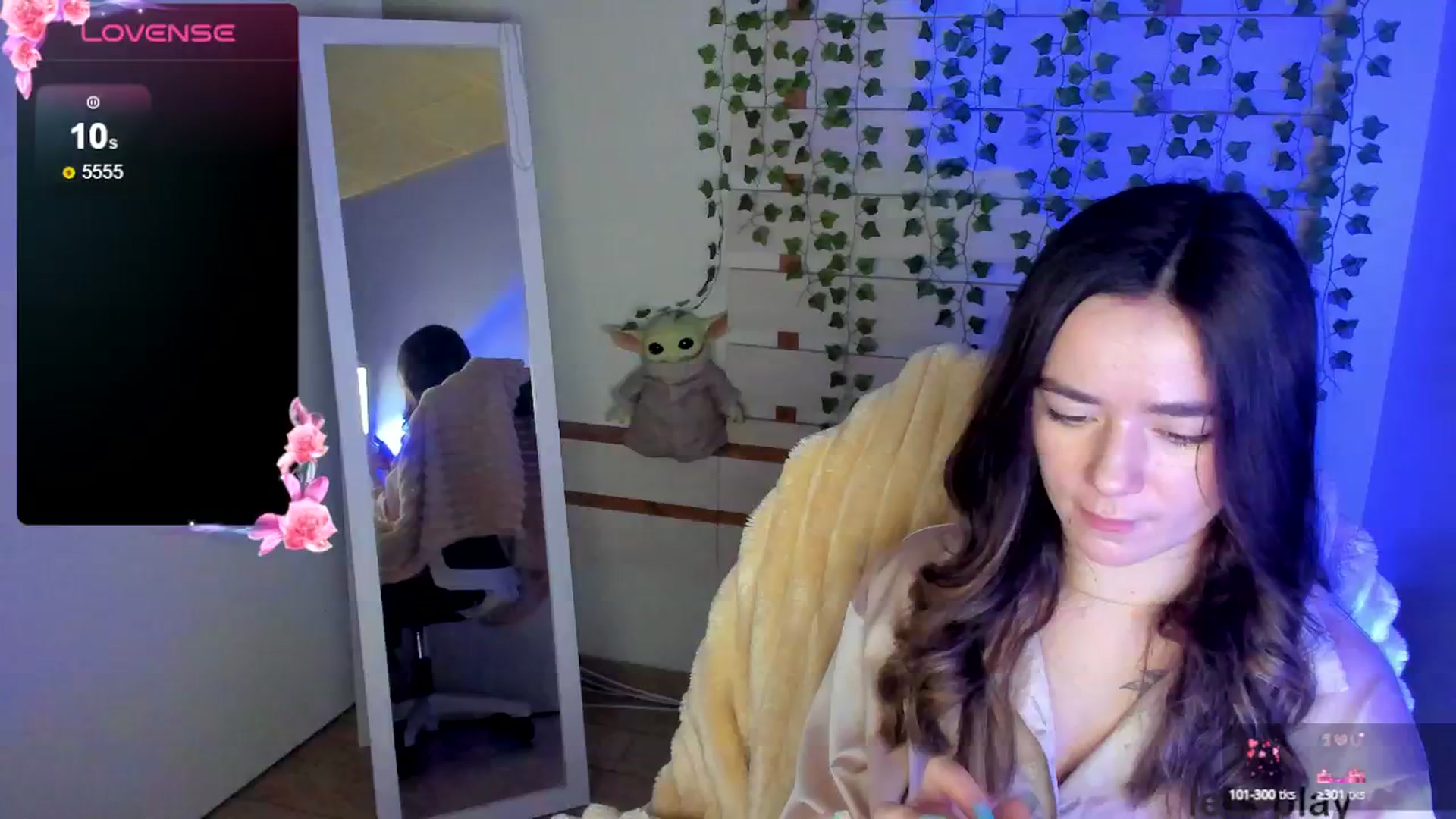 Gallery image thumbnail from KiraLove's myfreecams stream on, 04/19/2025, 09:37 image 16 of 20