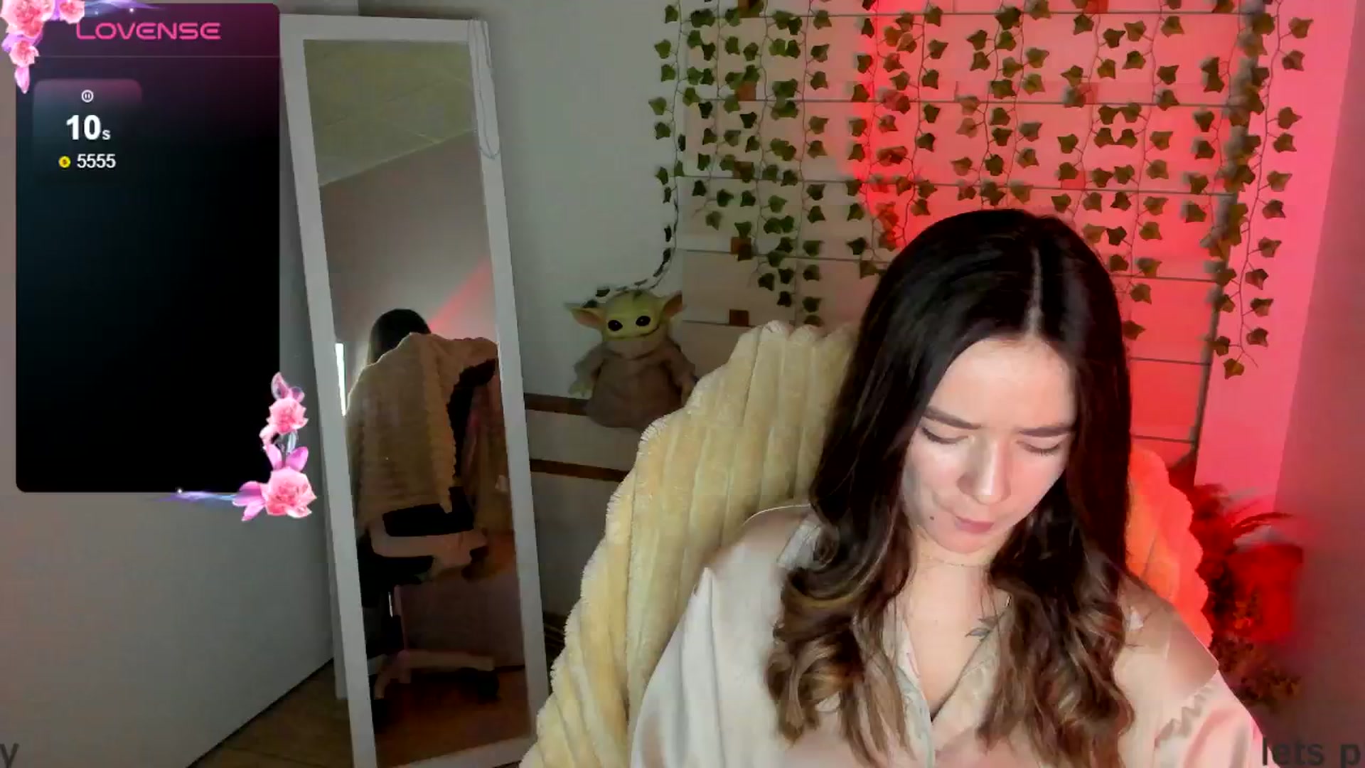 Gallery image thumbnail from KiraLove's myfreecams stream on, 04/19/2025, 09:37 image 10 of 20