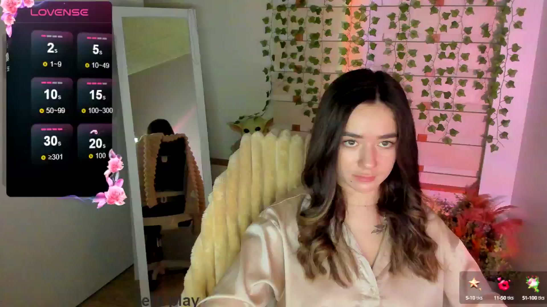 Gallery image thumbnail from KiraLove's myfreecams stream on, 04/19/2025, 09:37 image 19 of 20