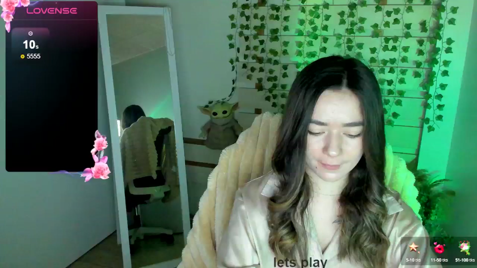 Gallery image thumbnail from KiraLove's myfreecams stream on, 04/19/2025, 09:37 image 1 of 20