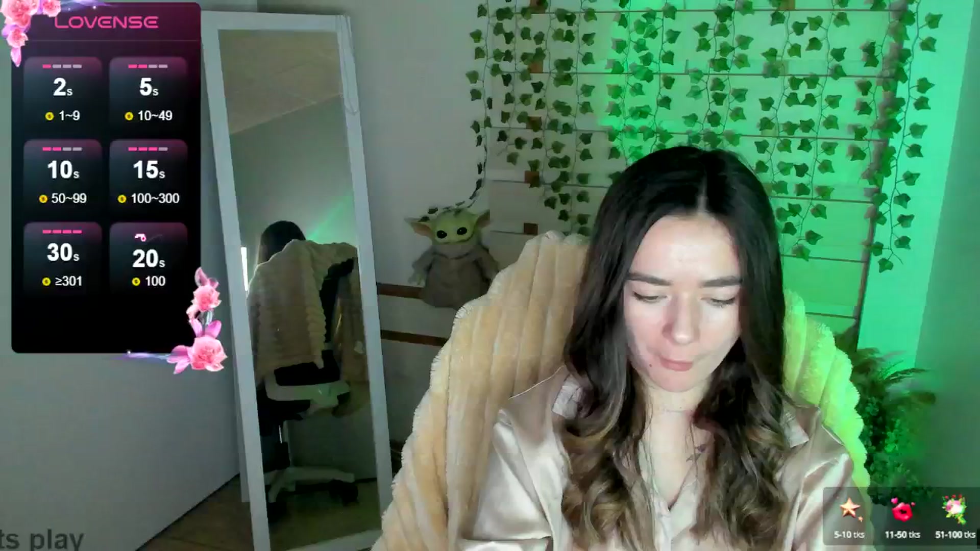 Gallery image thumbnail from KiraLove's myfreecams stream on, 04/19/2025, 09:37 image 6 of 20