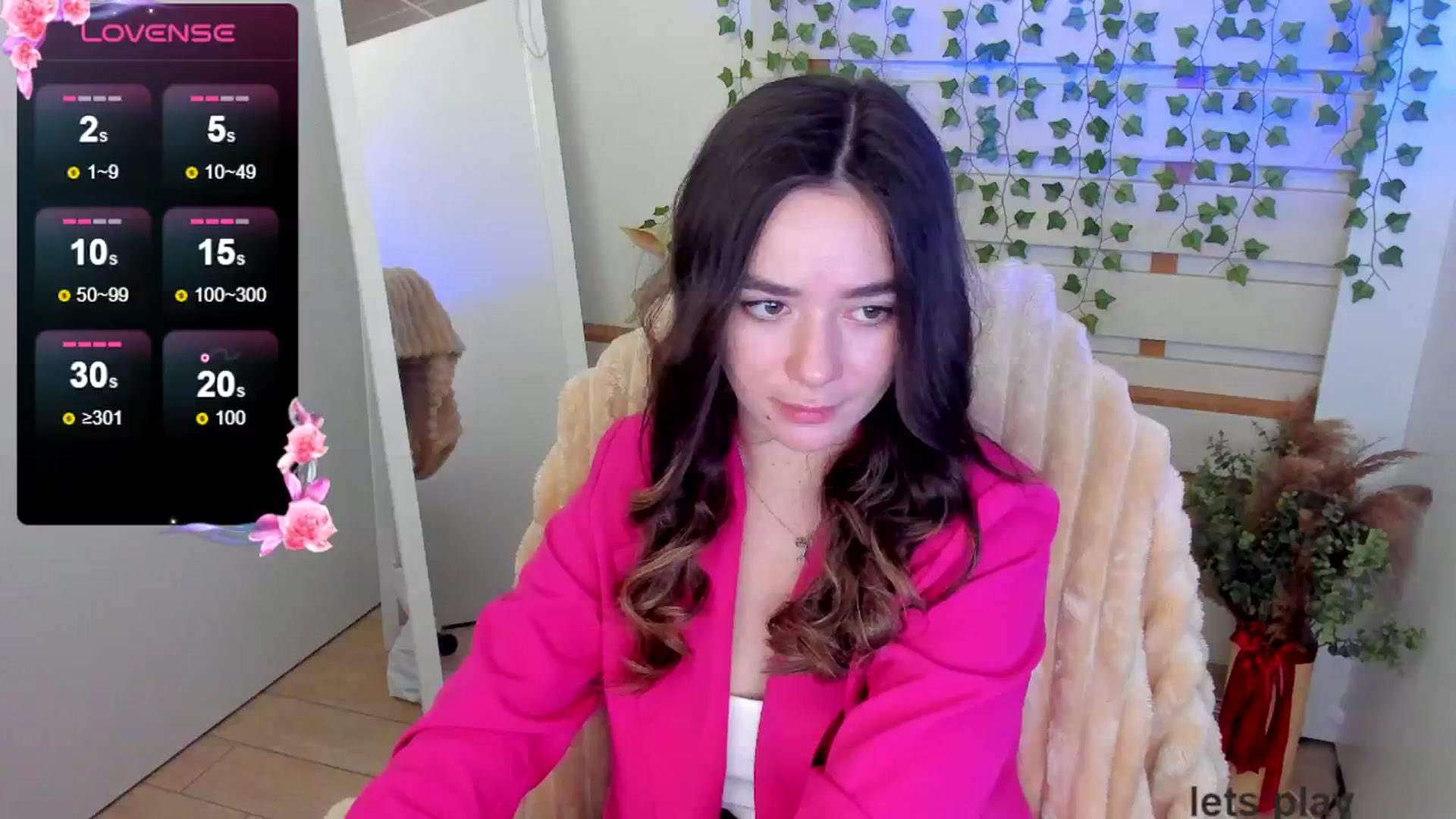 Gallery image thumbnail from KiraLove's myfreecams stream on, 04/22/2025, 11:56 image 8 of 20