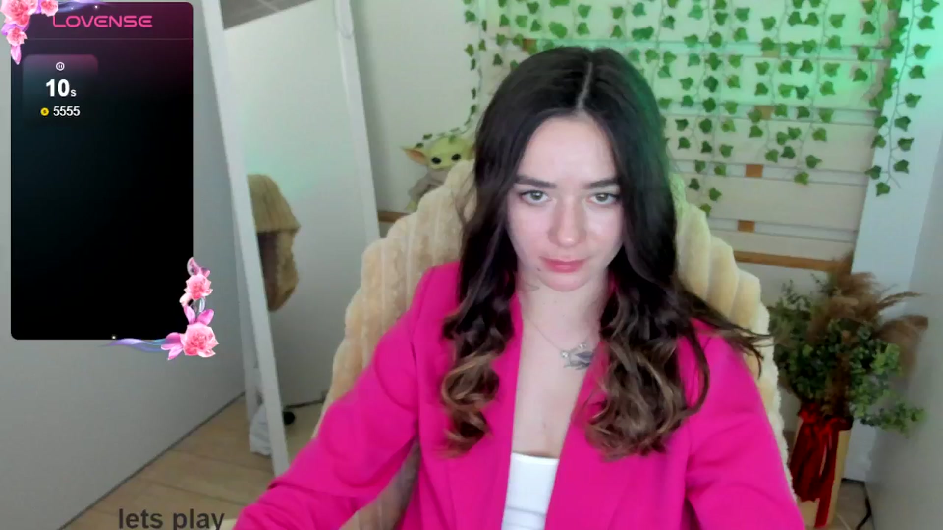 Gallery image thumbnail from KiraLove's myfreecams stream on, 04/22/2025, 11:56 image 4 of 20