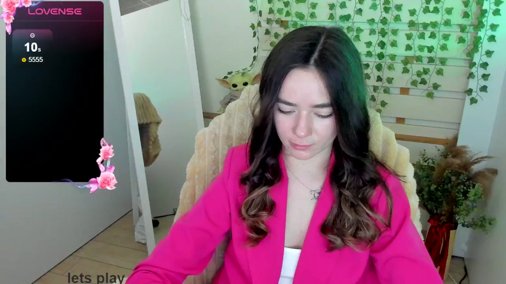 Gallery image thumbnail from KiraLove's myfreecams stream on, 04/22/2025, 11:56 image 7 of 20