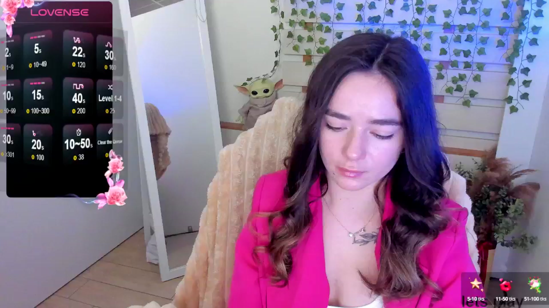 Gallery image thumbnail from KiraLove's myfreecams stream on, 04/22/2025, 11:56 image 17 of 20