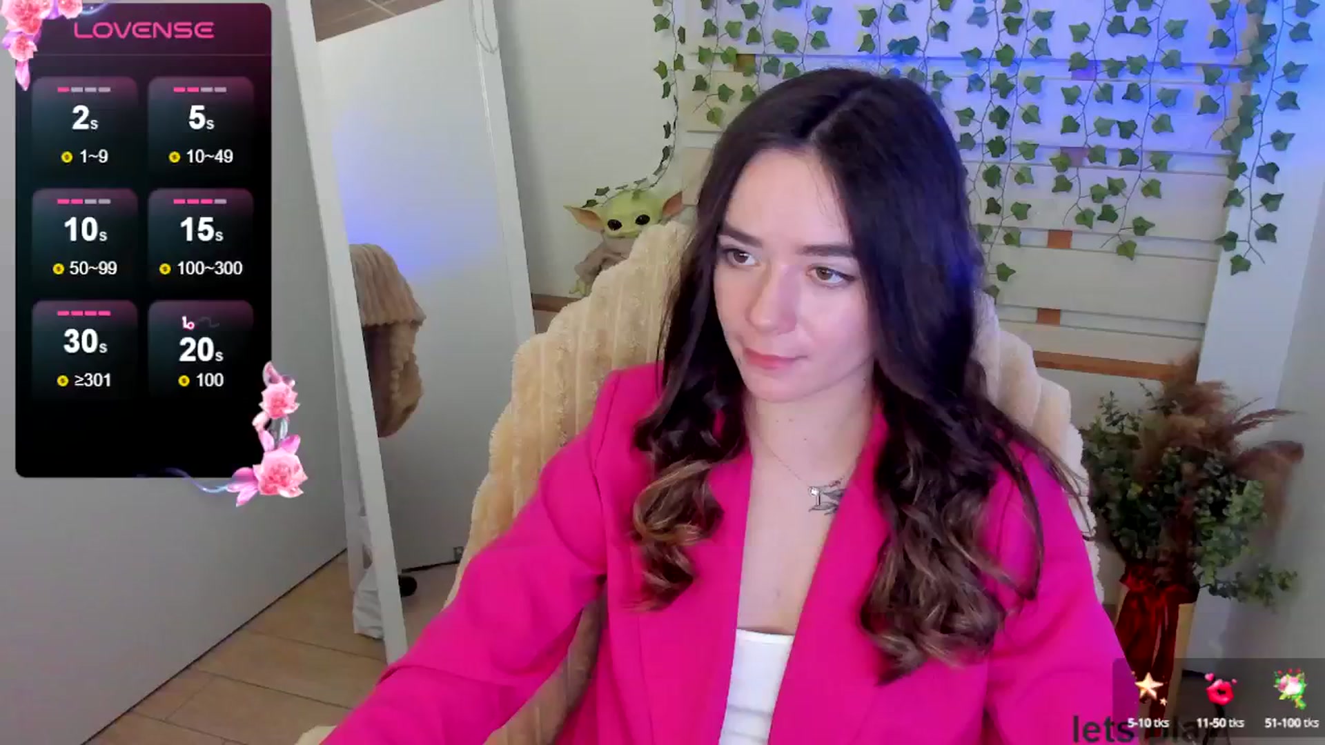 Gallery image thumbnail from KiraLove's myfreecams stream on, 04/22/2025, 11:56 image 5 of 20