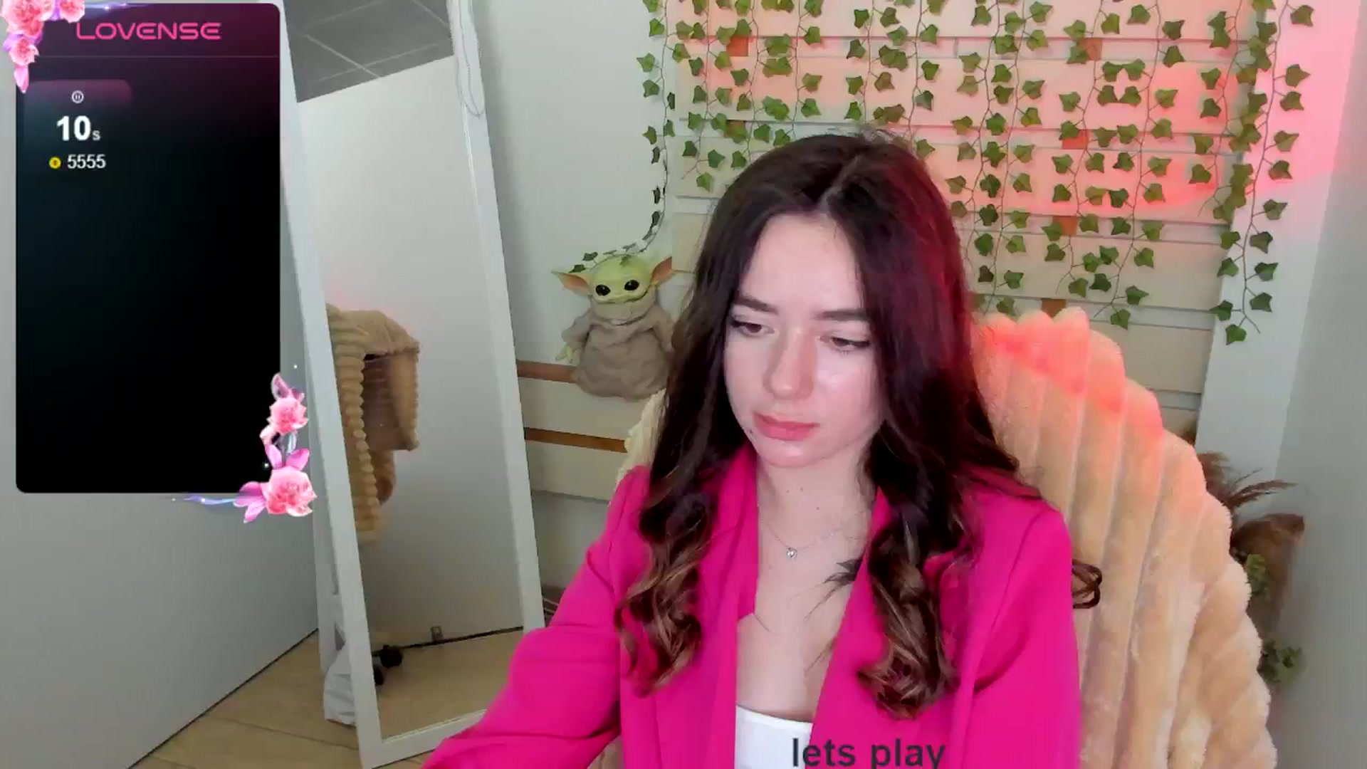 Gallery image thumbnail from KiraLove's myfreecams stream on, 04/22/2025, 14:23 image 15 of 20