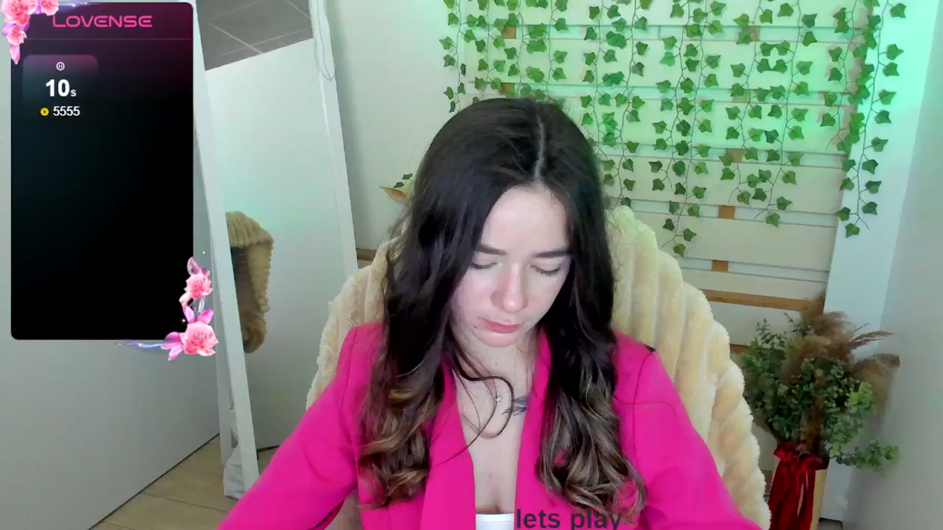 Gallery image thumbnail from KiraLove's myfreecams stream on, 04/22/2025, 14:23 image 6 of 20