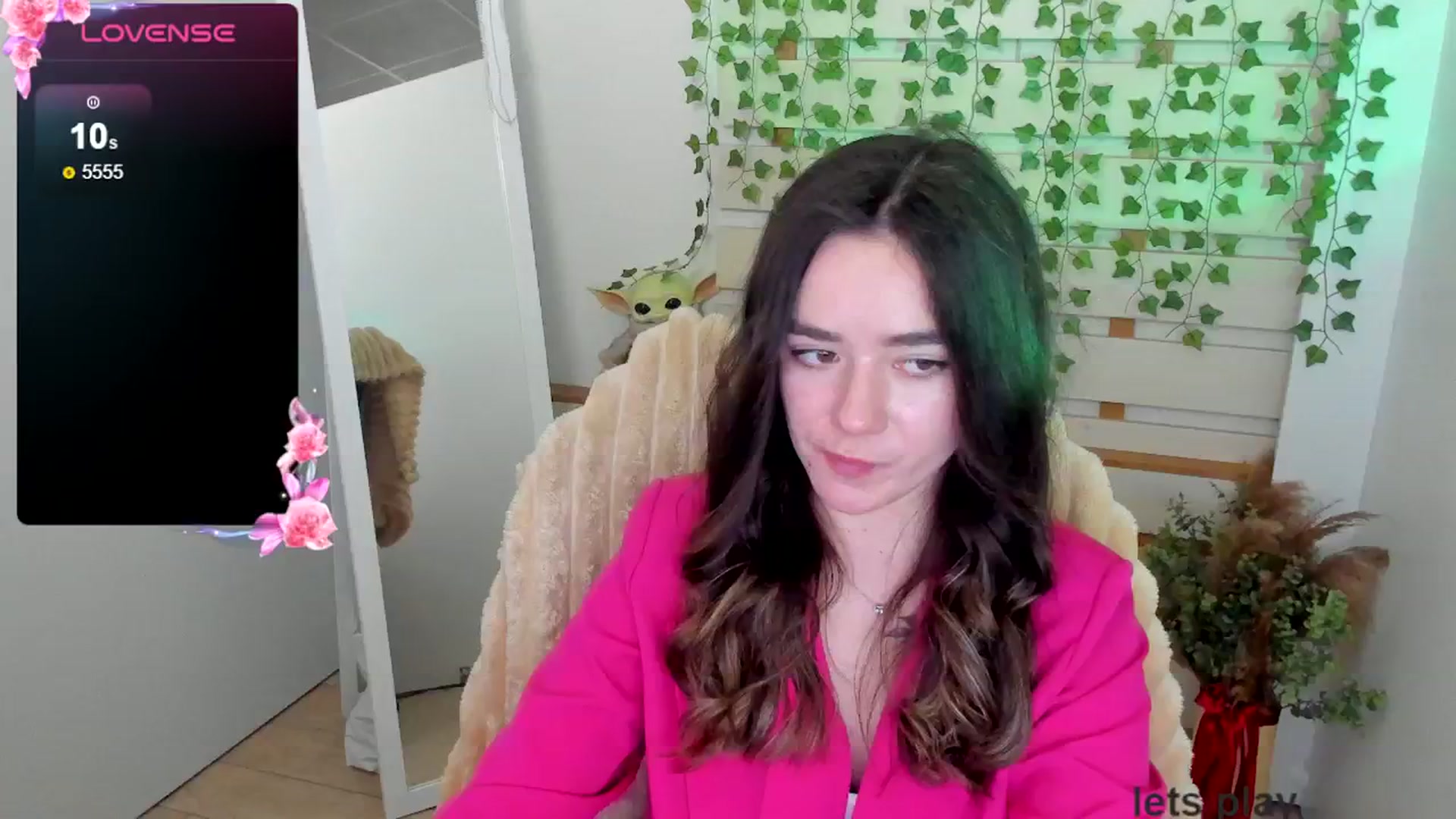 Gallery image thumbnail from KiraLove's myfreecams stream on, 04/22/2025, 14:23 image 7 of 20