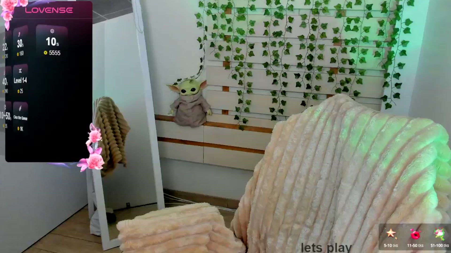 Gallery image thumbnail from KiraLove's myfreecams stream on, 04/22/2025, 16:36 image 6 of 20