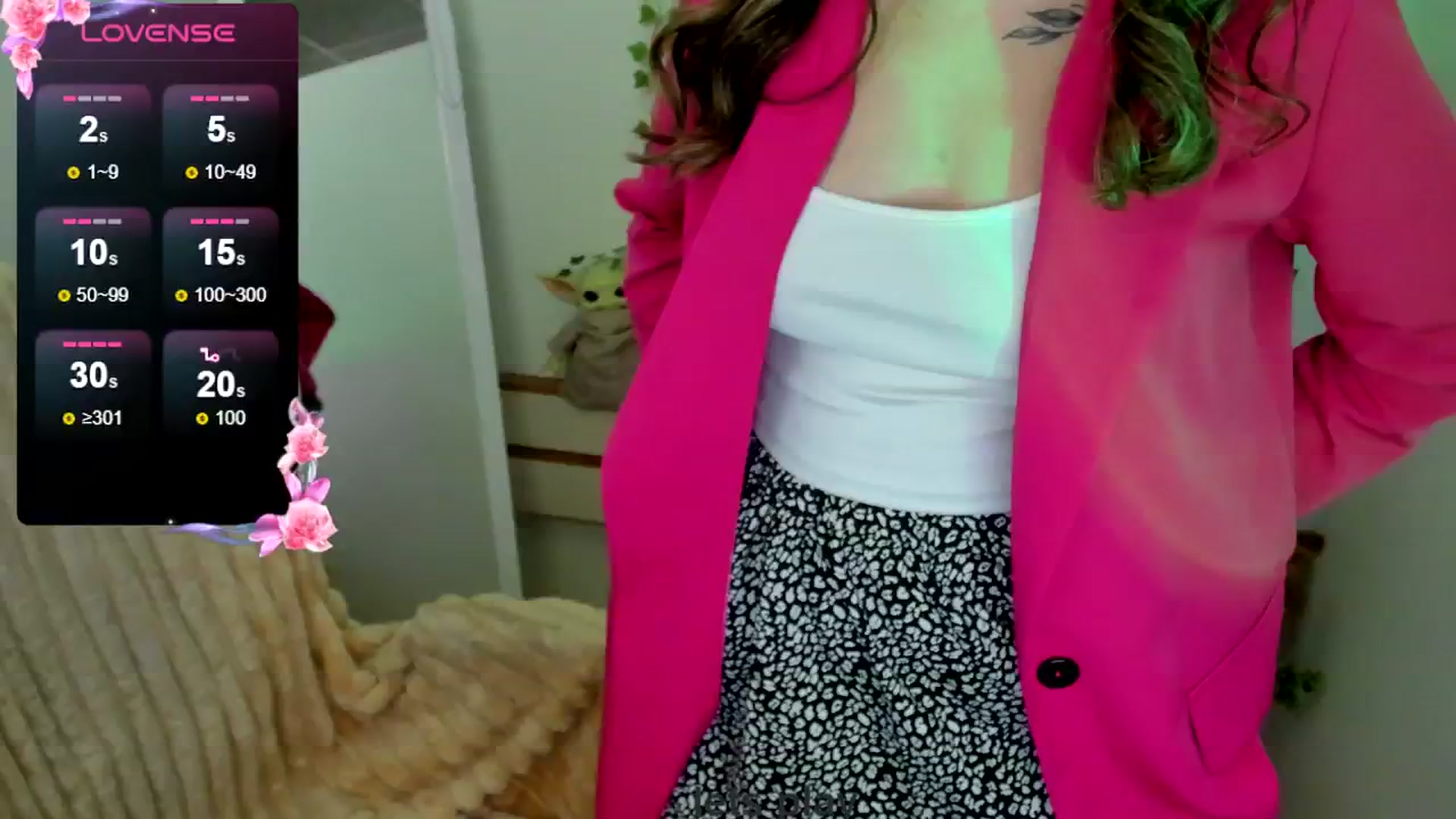 Gallery image thumbnail from KiraLove's myfreecams stream on, 04/22/2025, 16:36 image 10 of 20