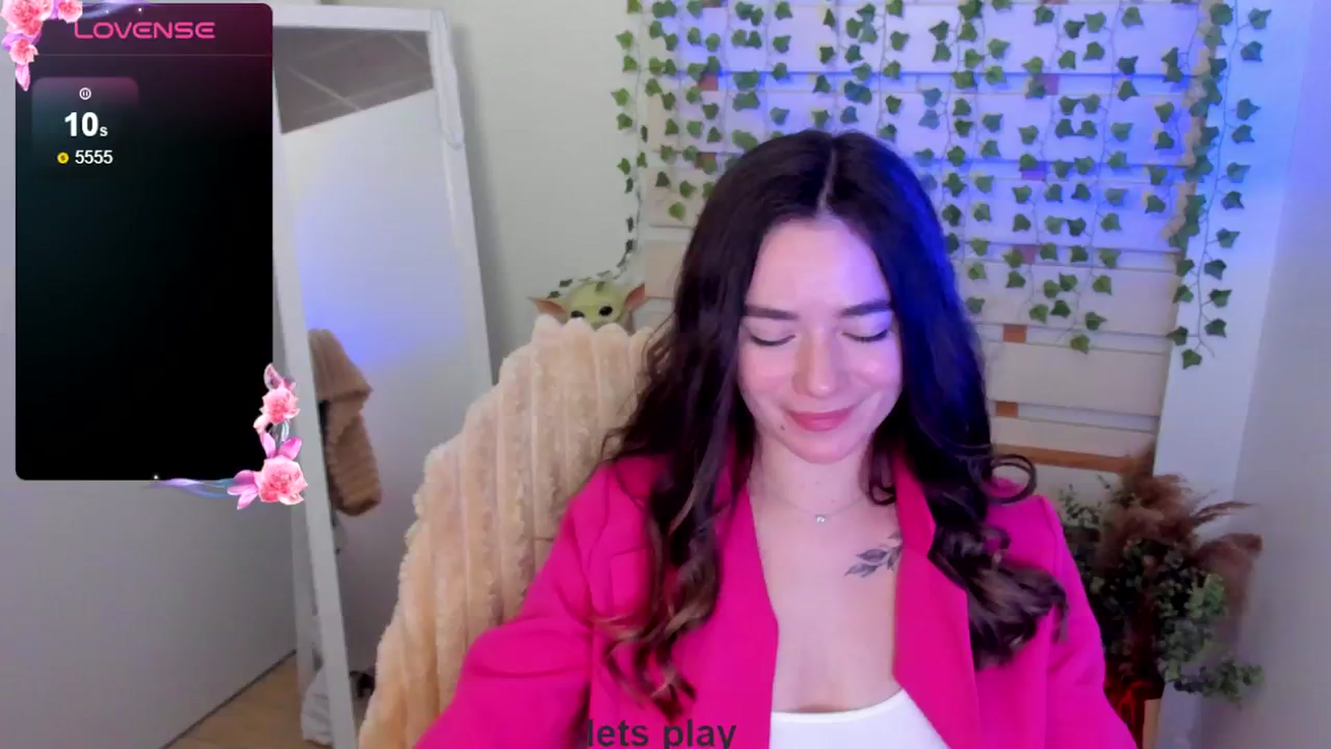 Gallery image thumbnail from KiraLove's myfreecams stream on, 04/22/2025, 17:29 image 6 of 20