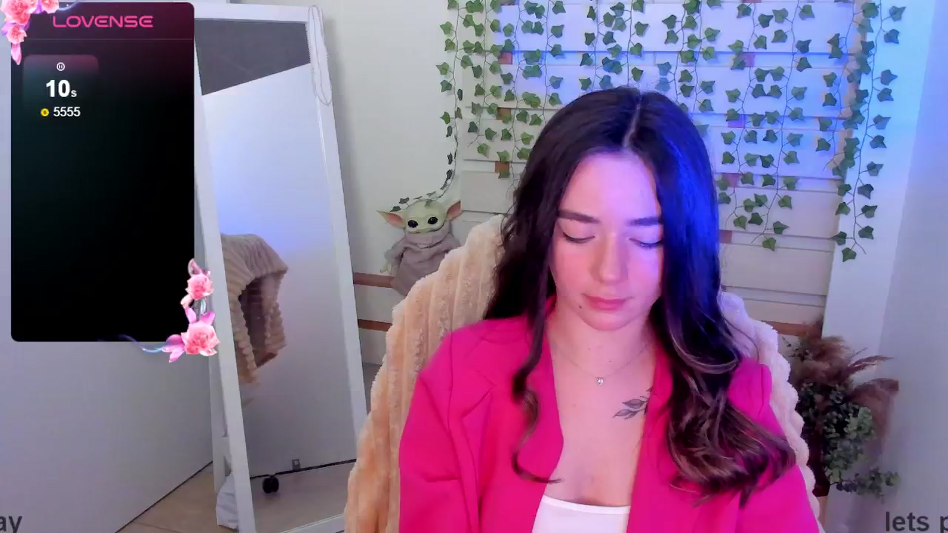 Gallery image thumbnail from KiraLove's myfreecams stream on, 04/22/2025, 18:12 image 4 of 20