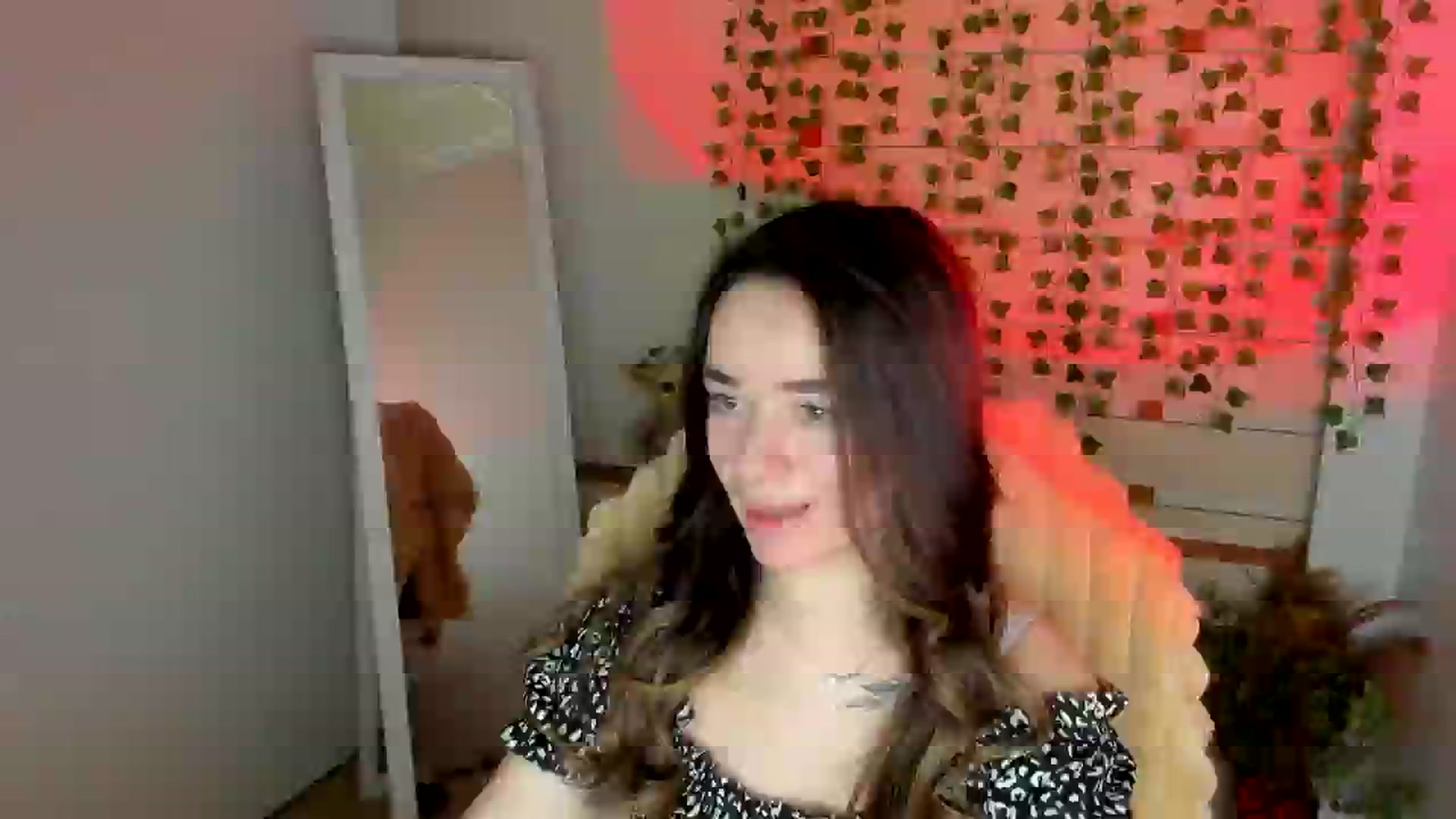 Gallery image thumbnail from KiraLove's myfreecams stream on, 04/23/2025, 13:01 image 11 of 20