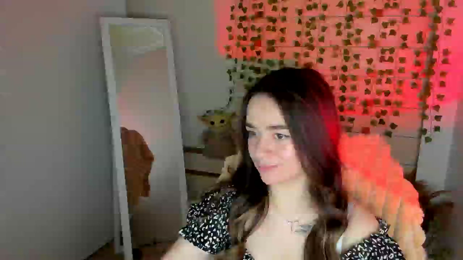 Gallery image thumbnail from KiraLove's myfreecams stream on, 04/23/2025, 13:01 image 17 of 20