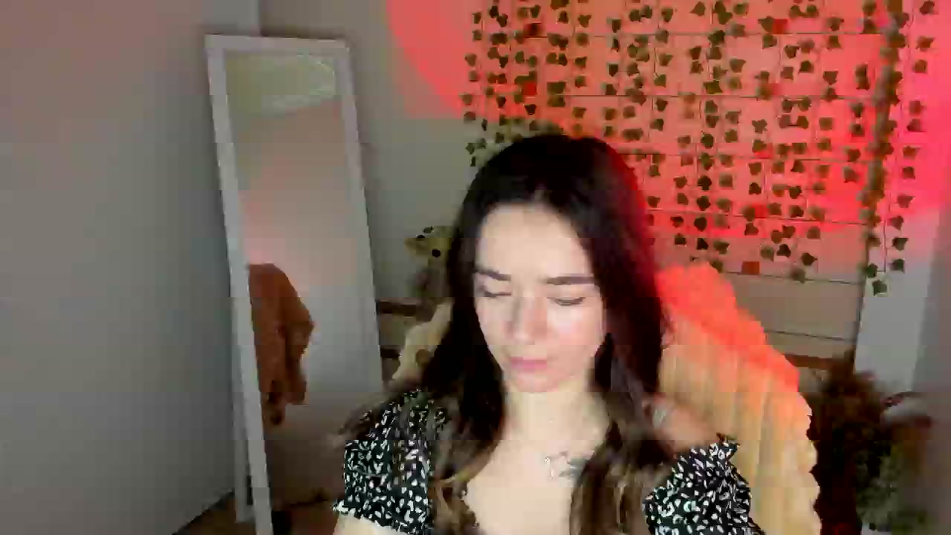 Gallery image thumbnail from KiraLove's myfreecams stream on, 04/23/2025, 13:01 image 14 of 20