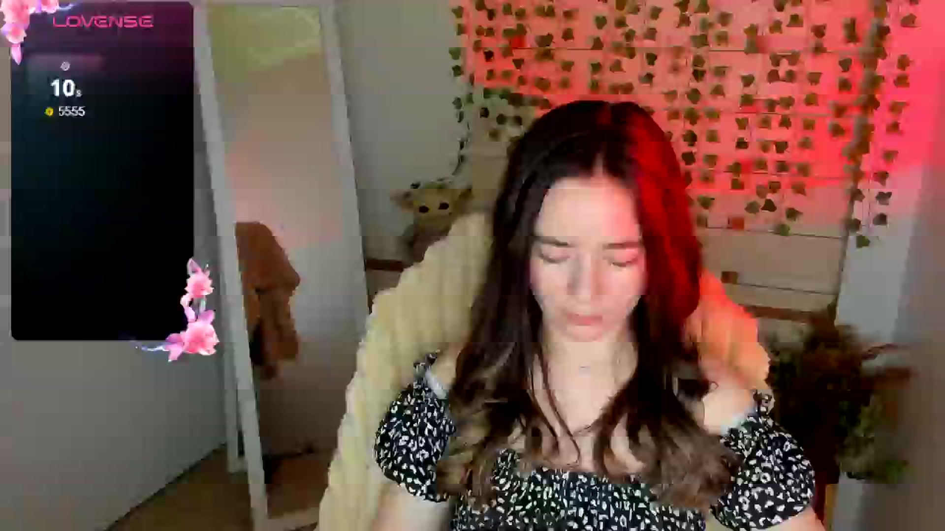 Gallery image thumbnail from KiraLove's myfreecams stream on, 04/23/2025, 14:16 image 10 of 20