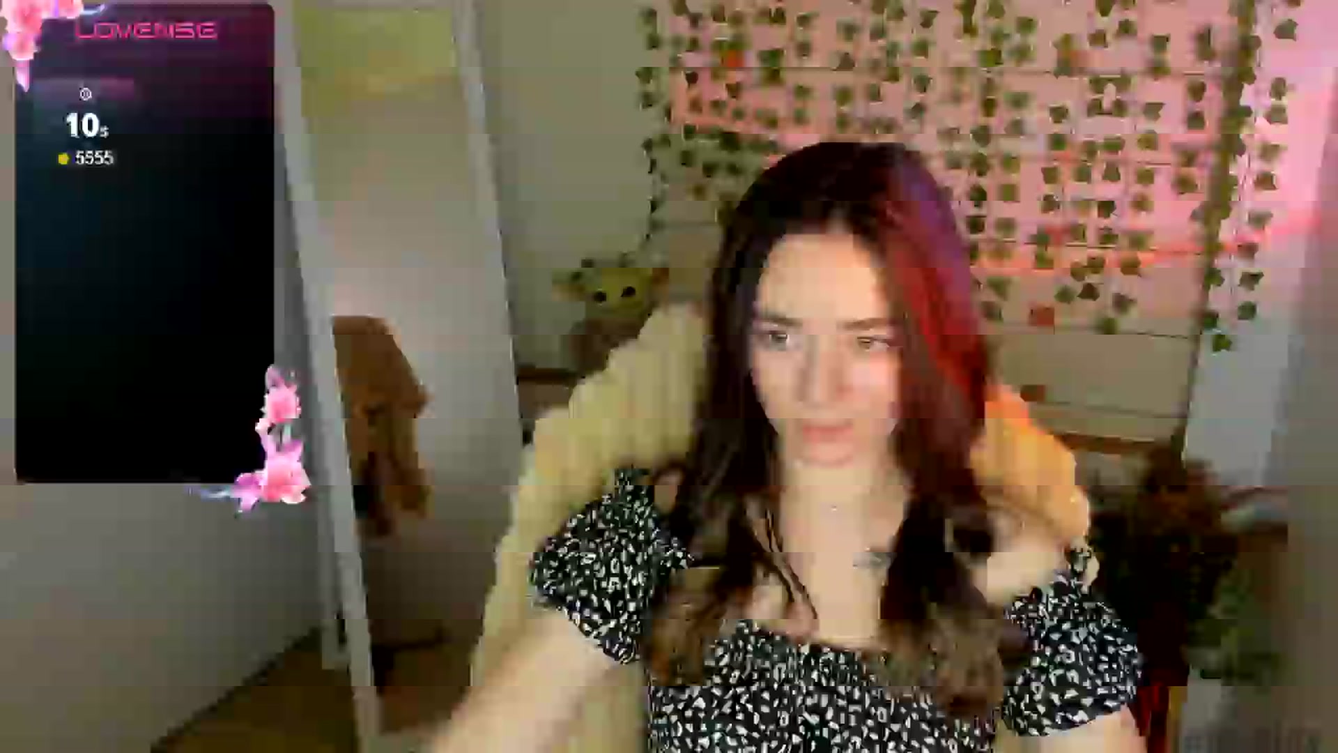 Gallery image thumbnail from KiraLove's myfreecams stream on, 04/23/2025, 14:16 image 16 of 20
