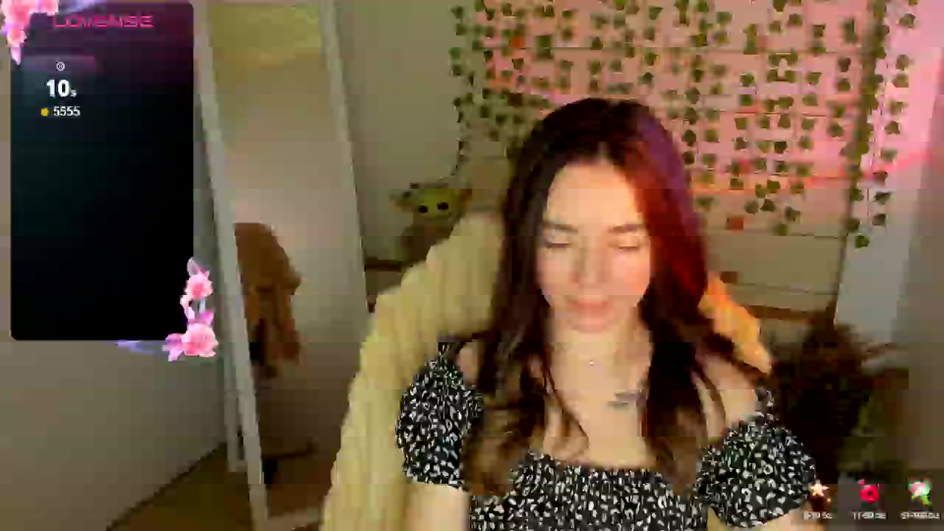 Gallery image thumbnail from KiraLove's myfreecams stream on, 04/23/2025, 14:16 image 19 of 20