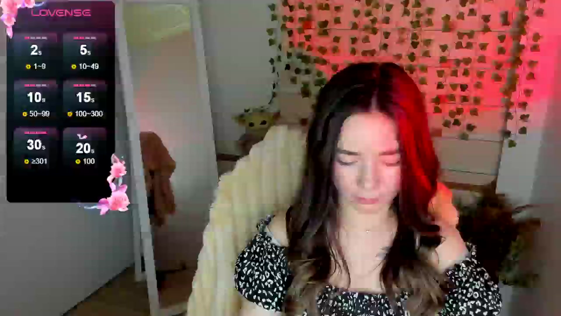 Gallery image thumbnail from KiraLove's myfreecams stream on, 04/23/2025, 14:16 image 6 of 20