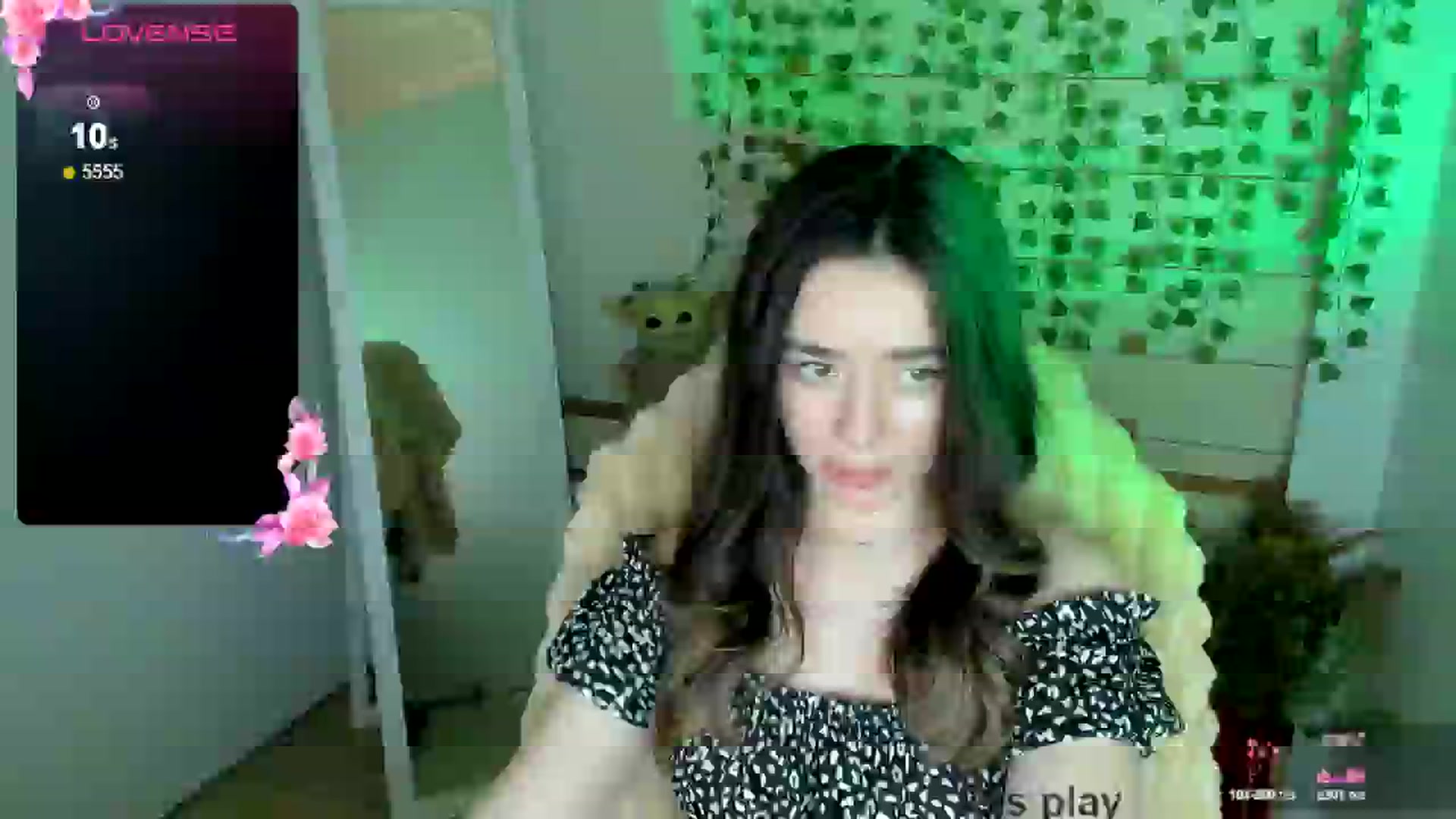 Gallery image thumbnail from KiraLove's myfreecams stream on, 04/23/2025, 14:16 image 2 of 20