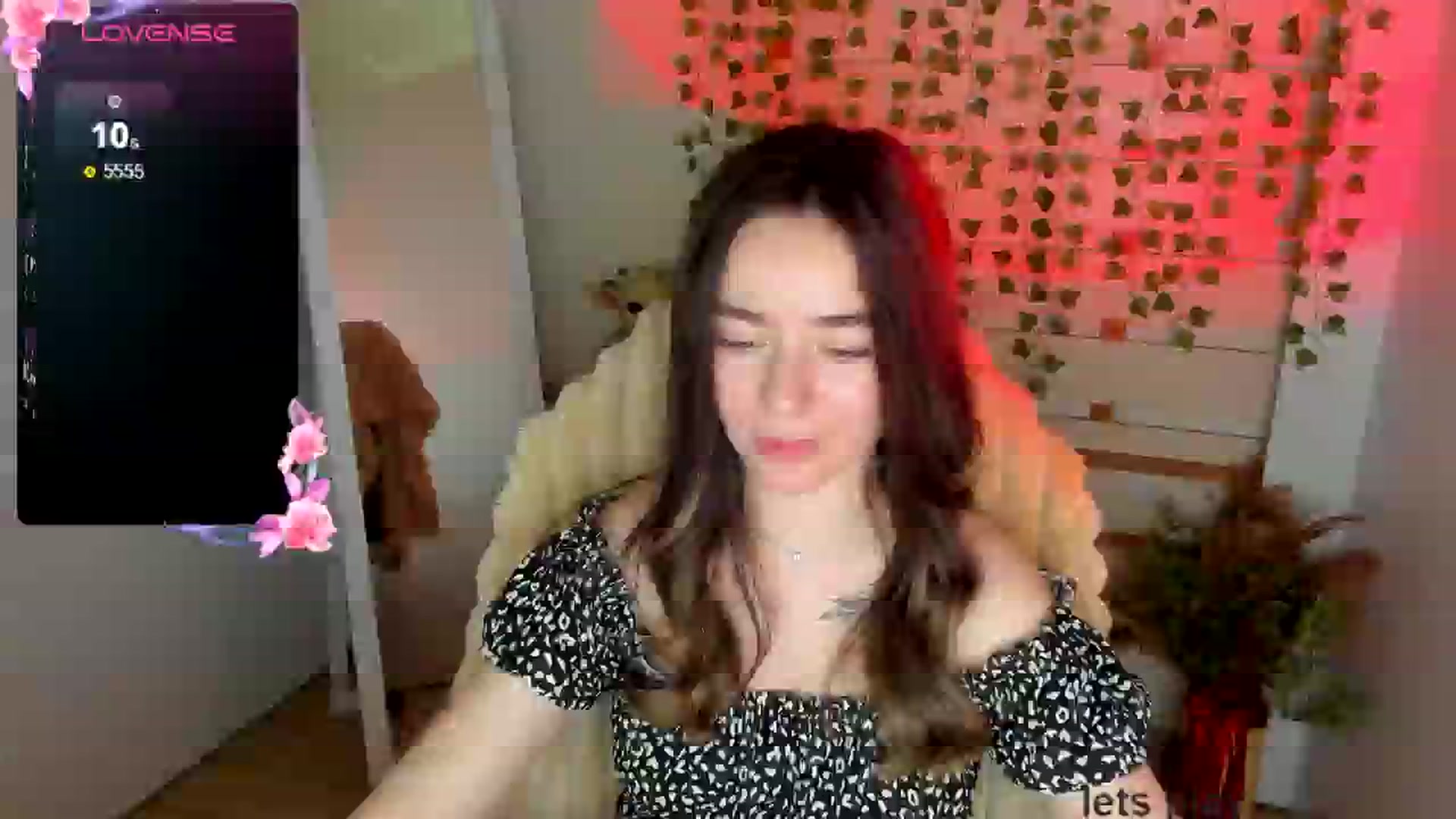 Gallery image thumbnail from KiraLove's myfreecams stream on, 04/23/2025, 15:29 image 17 of 20