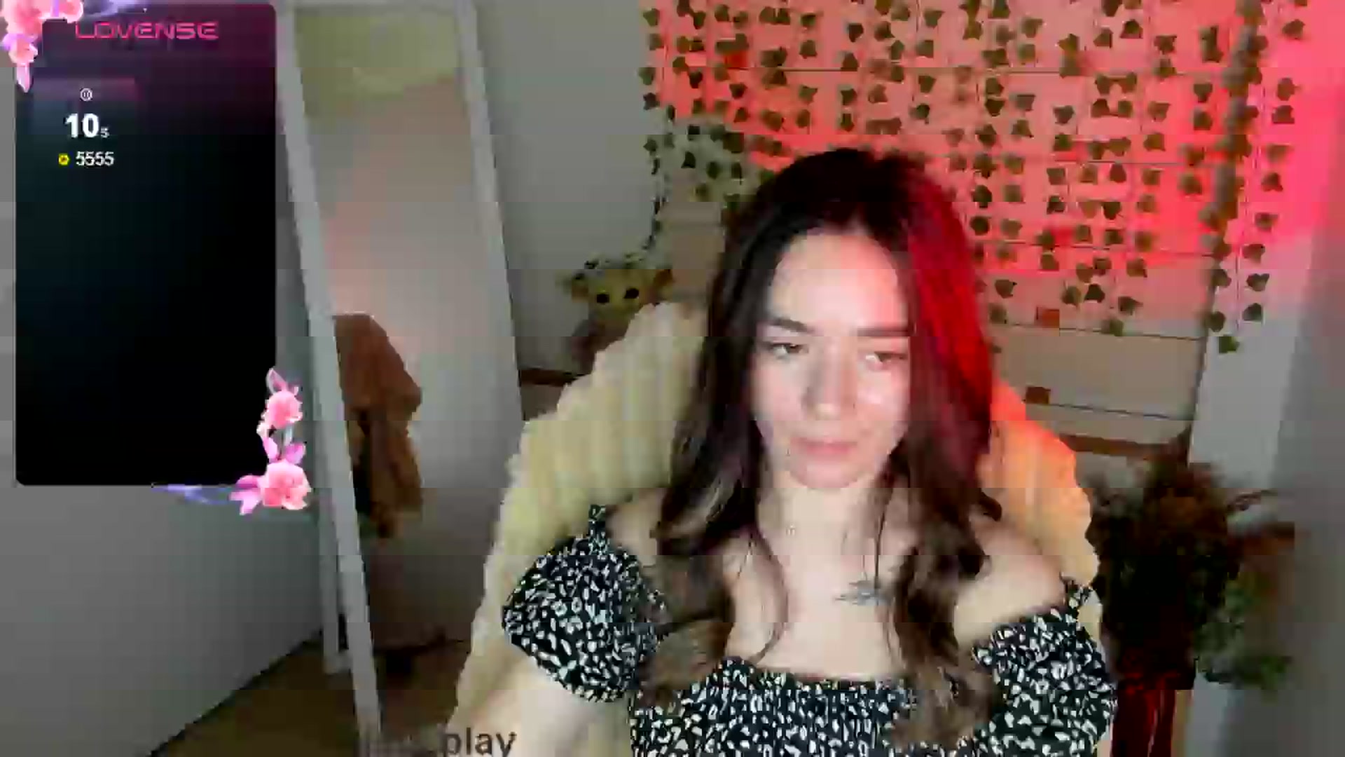 Gallery image thumbnail from KiraLove's myfreecams stream on, 04/23/2025, 15:29 image 5 of 20