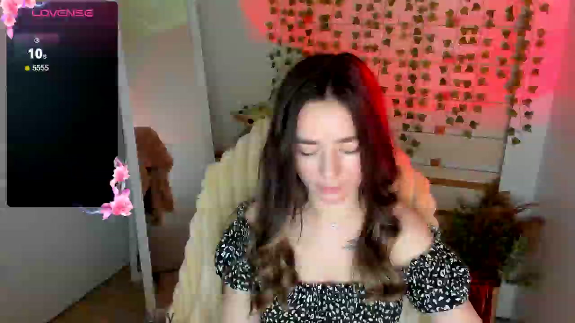 Gallery image thumbnail from KiraLove's myfreecams stream on, 04/23/2025, 15:29 image 18 of 20